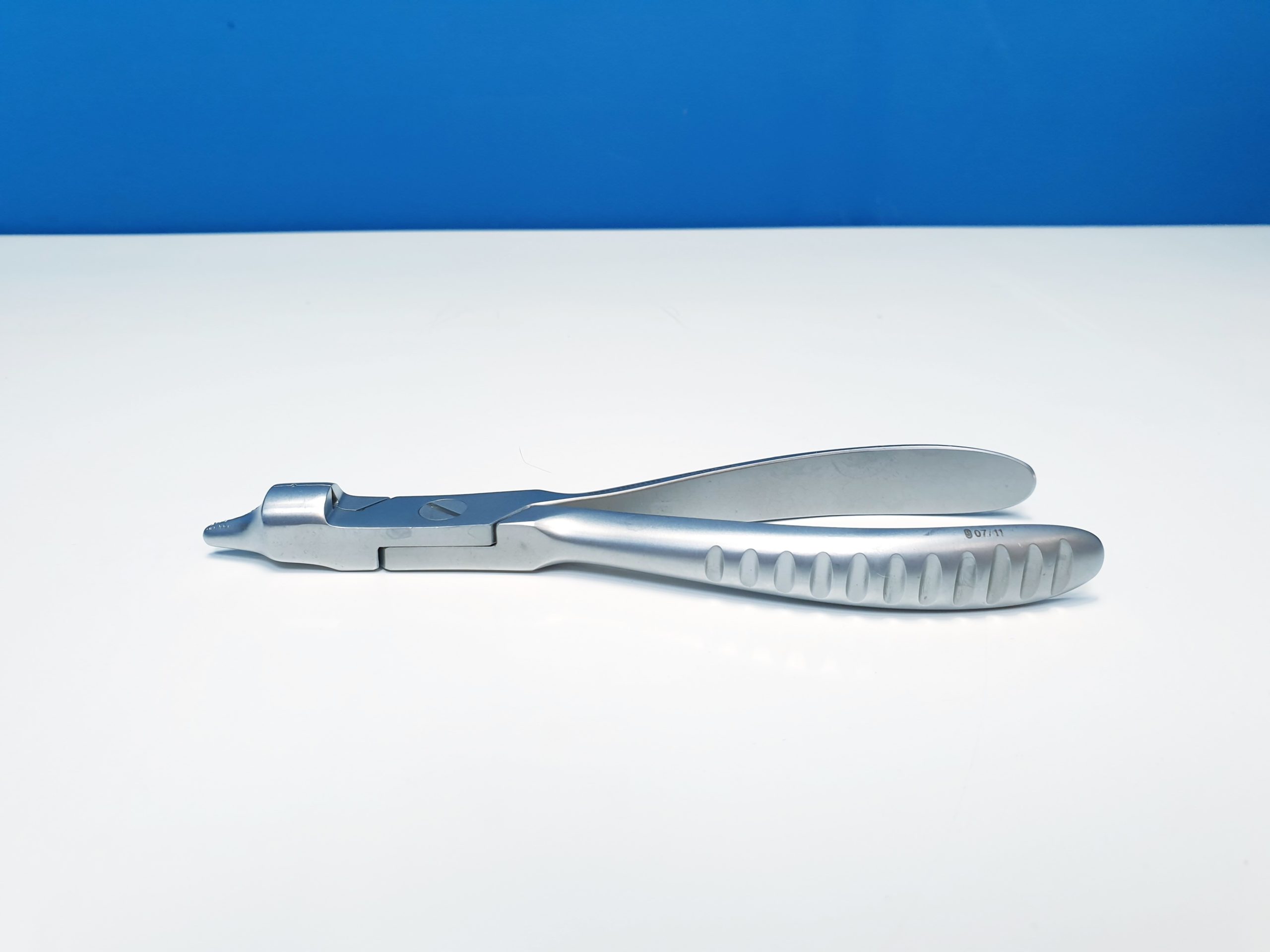 Medicon 14.46.15 15 cm – 6˝. Drahtspannzangen, Flachzangen. Wire Twisting Forceps, Flat Nose thumbnail 2