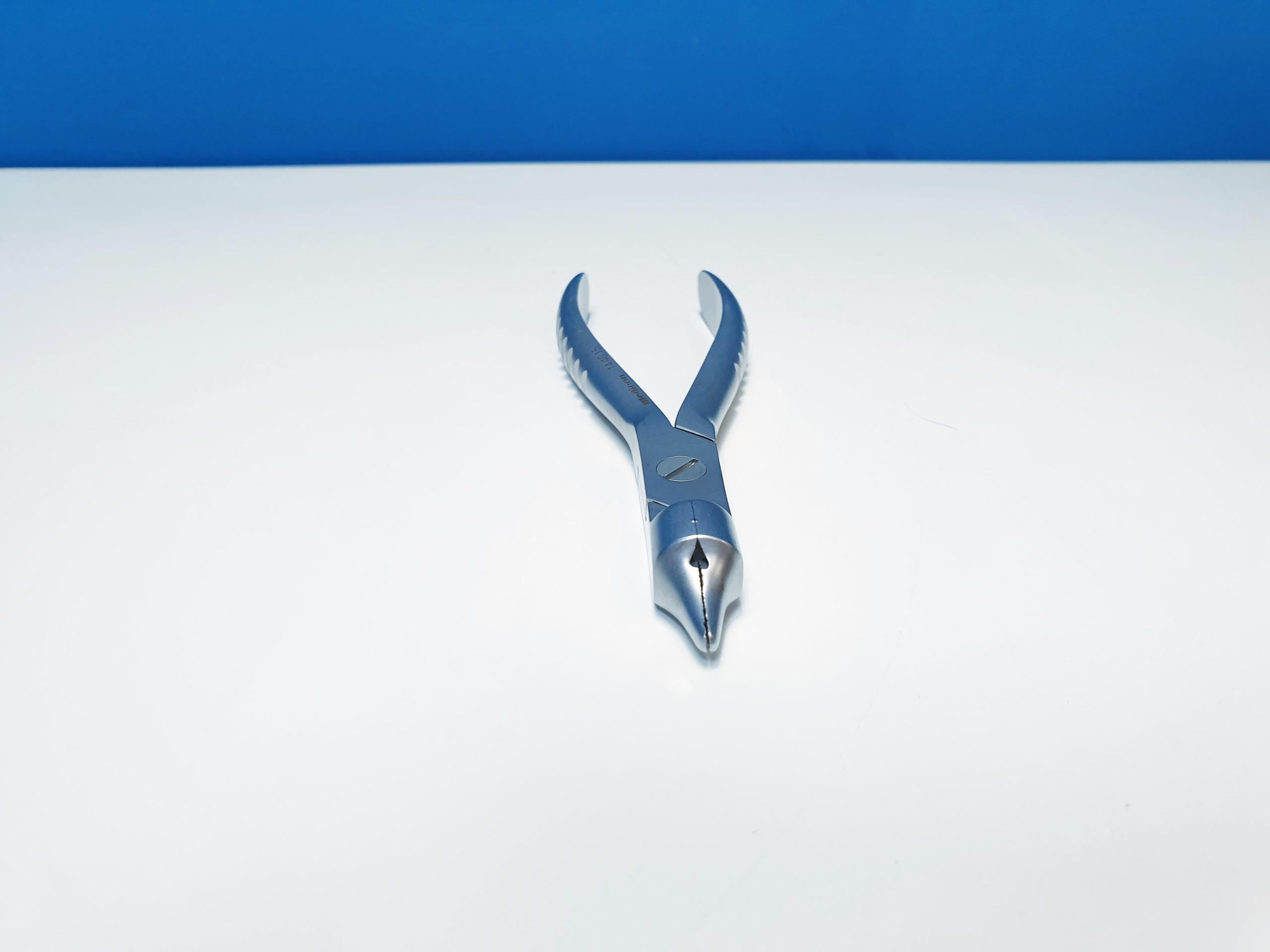 Medicon 14.46.15 15 cm – 6˝. Drahtspannzangen, Flachzangen. Wire Twisting Forceps, Flat Nose thumbnail 4
