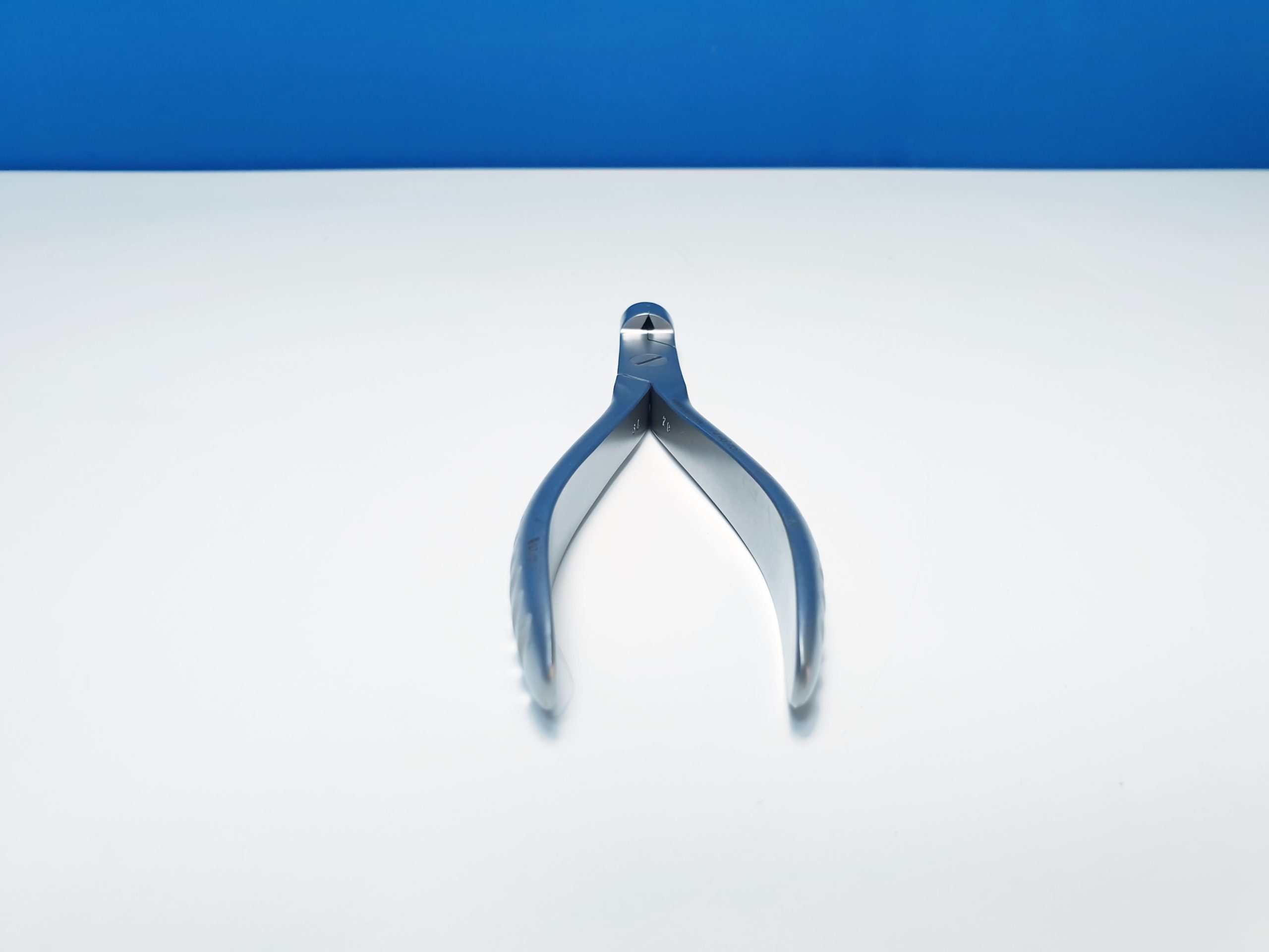 Medicon 14.46.15 15 cm – 6˝. Drahtspannzangen, Flachzangen. Wire Twisting Forceps, Flat Nose thumbnail 5