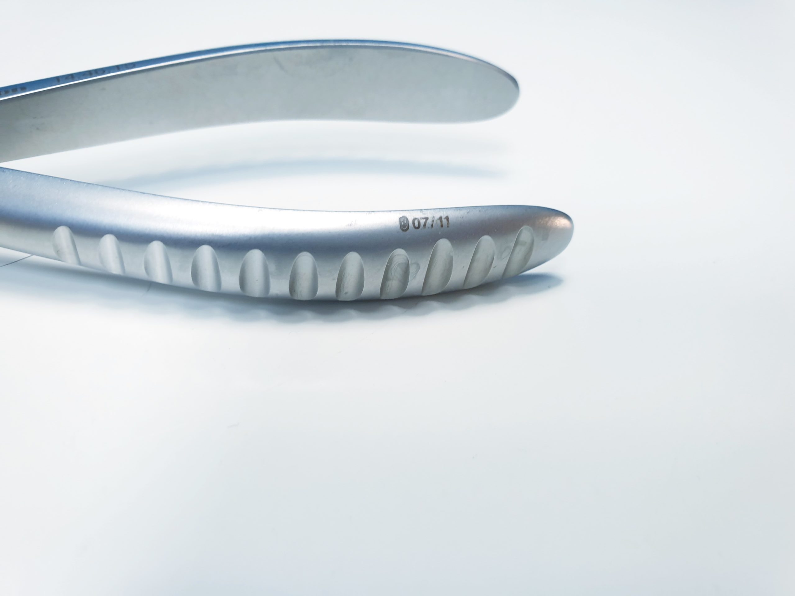 Medicon 14.46.15 15 cm – 6˝. Drahtspannzangen, Flachzangen. Wire Twisting Forceps, Flat Nose thumbnail 7
