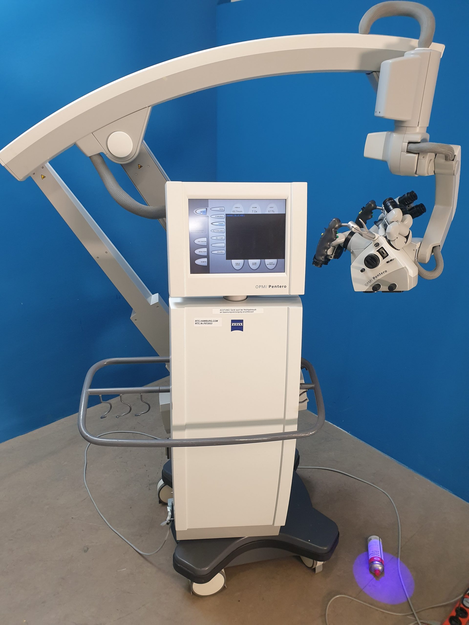 Zeiss Pentero 800 OP-Mikroskop mit BL 400 Fluoreszenz SW. 2.61.1 — image 1 of 8