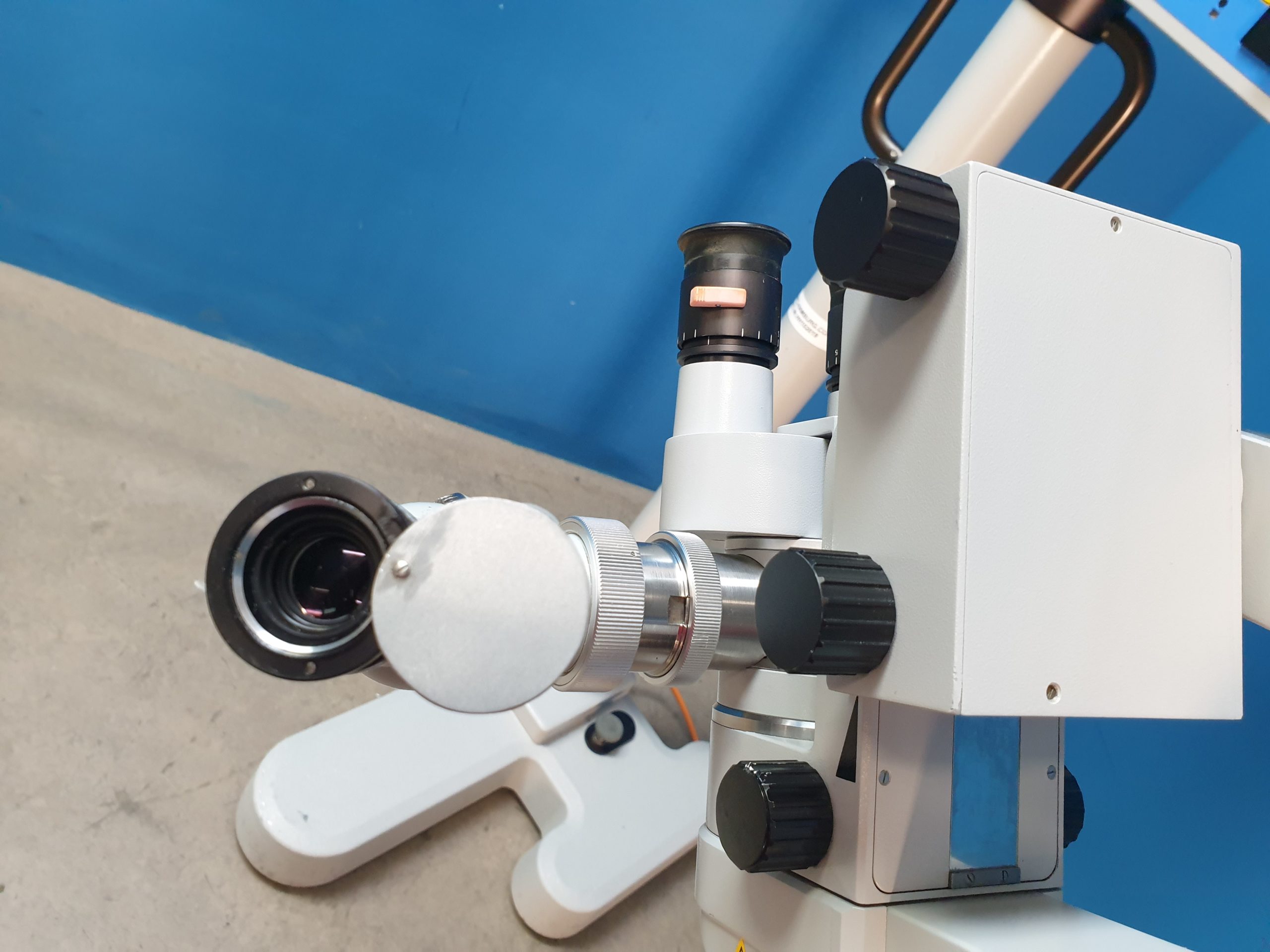 Karl Zeiss Zeiss OPMI MDM Surgical Microscope with Universal S21 Stand 12,5x Objectives thumbnail 13