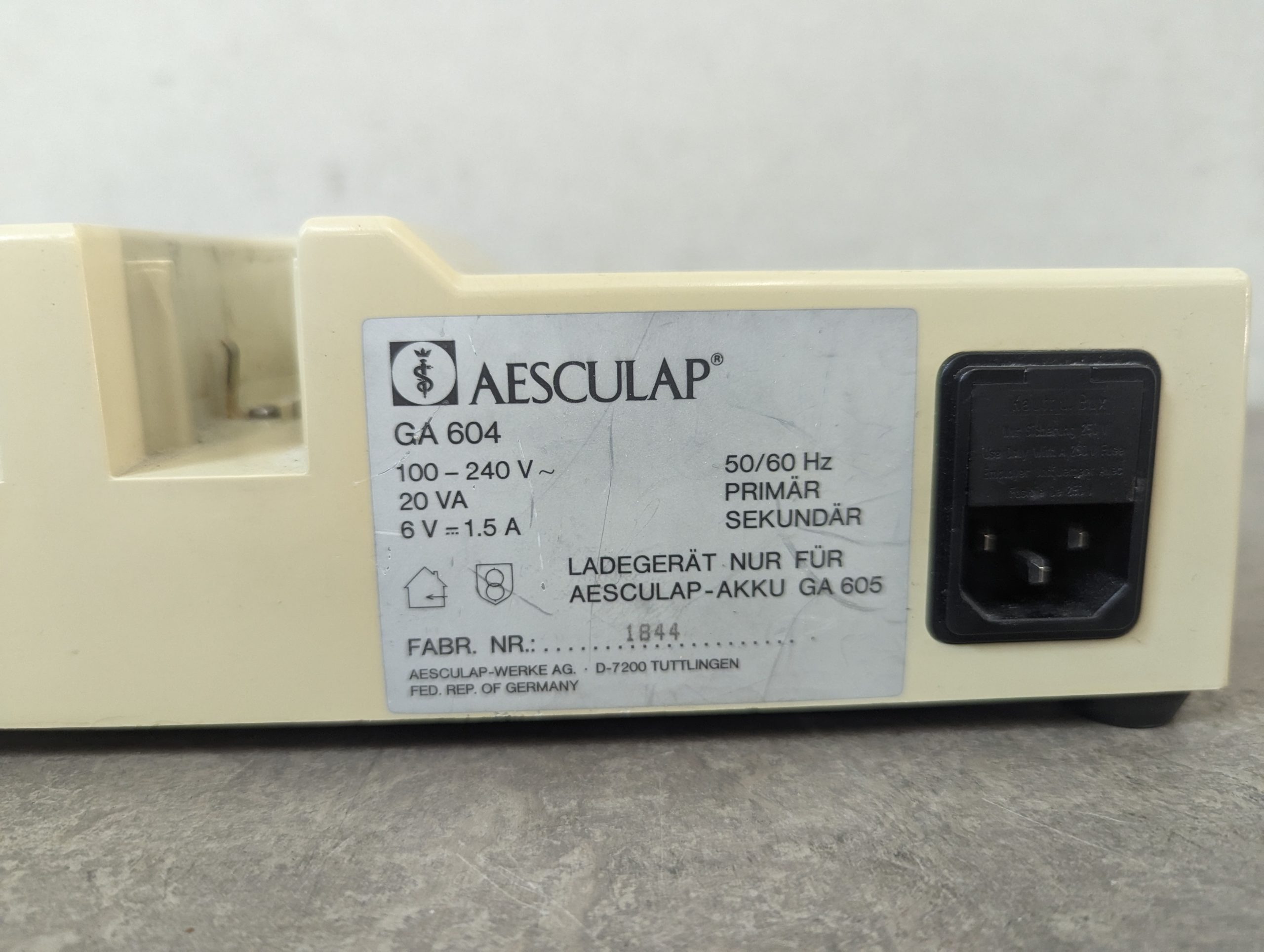Aesculap Akkulan GA 604 Akku Ladegerät thumbnail 5