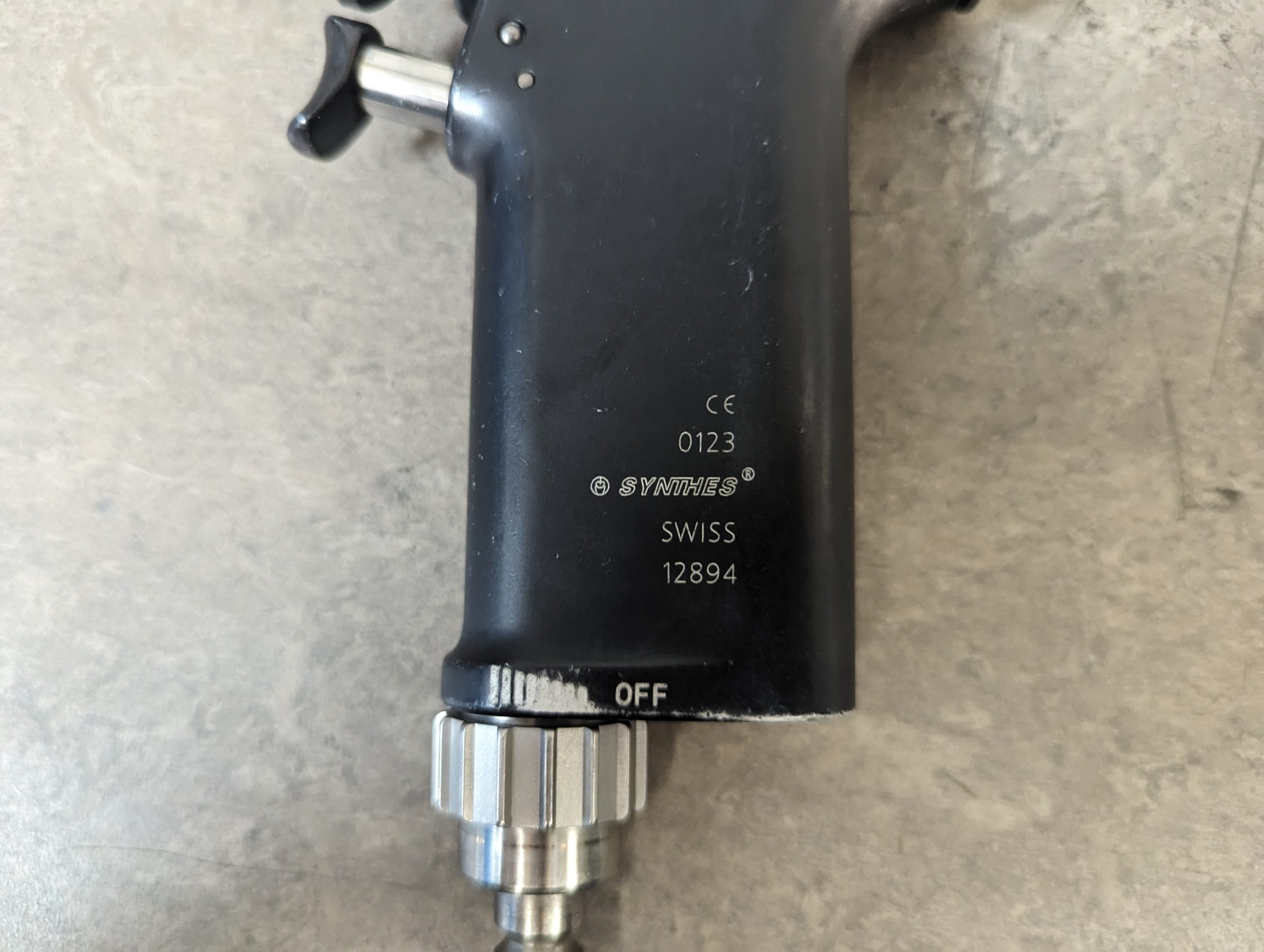 Synthes Compact Air Drive II 511.701 + OSteo 12100 + Swiss 511.785 + 511.750 + 511.730 + Oscillating Saw II 511.801 + Druckluftschlauch … thumbnail 9