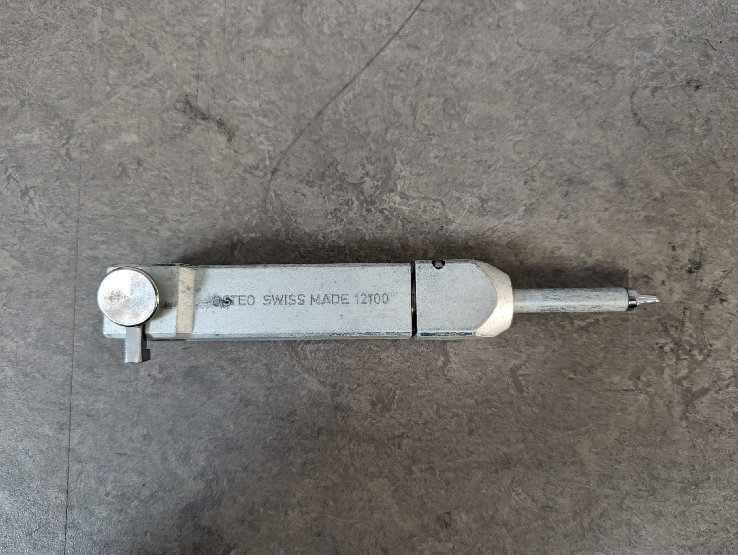 Synthes Compact Air Drive II 511.701 + OSteo 12100 + Swiss 511.785 + 511.750 + 511.730 + Oscillating Saw II 511.801 + Druckluftschlauch … thumbnail 10