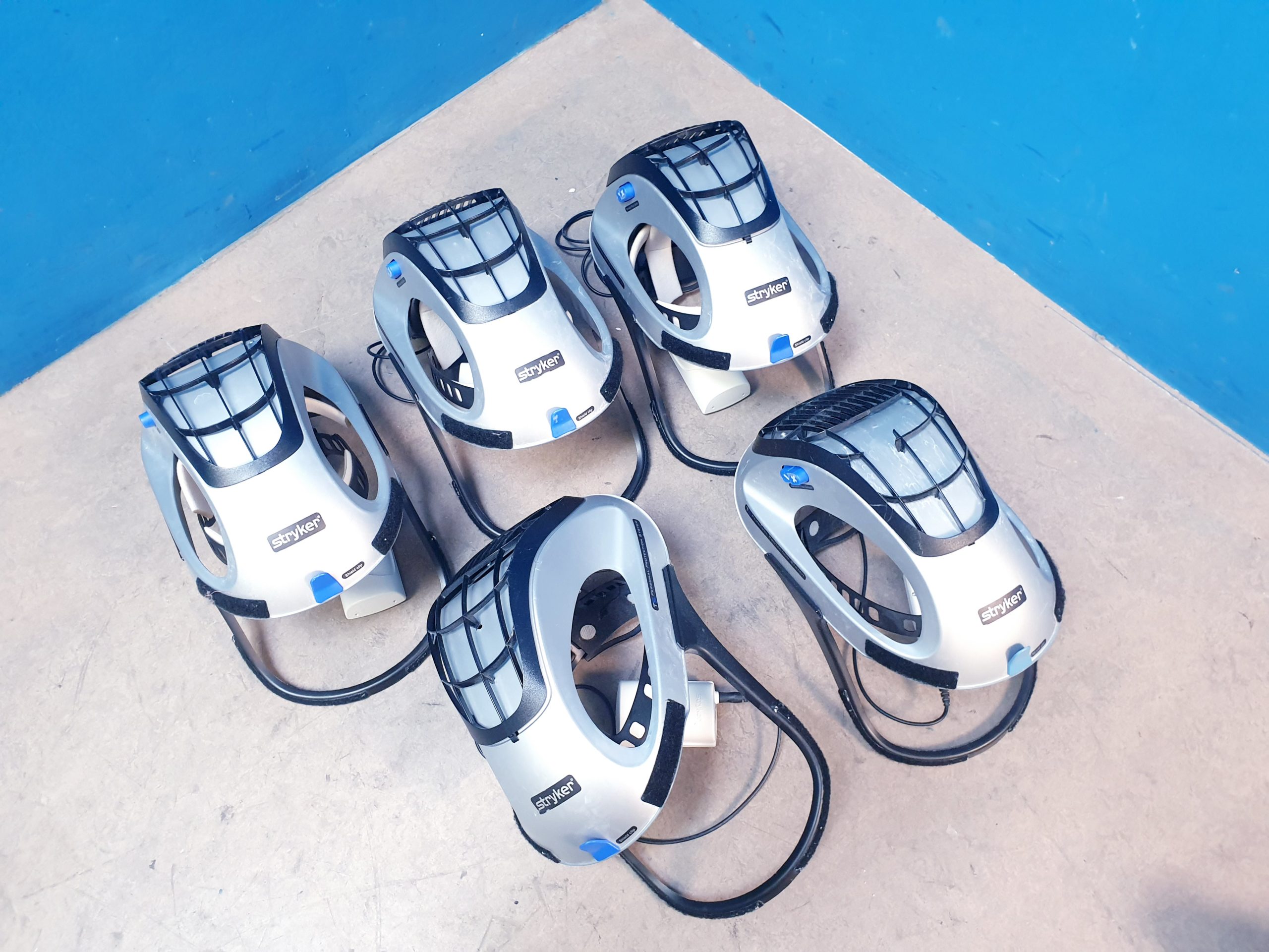 5 x Stryker Medical 400-610 persönliches Chirurgischer Helm+Ladegerät+Akkus-Set für — image 1 of 13