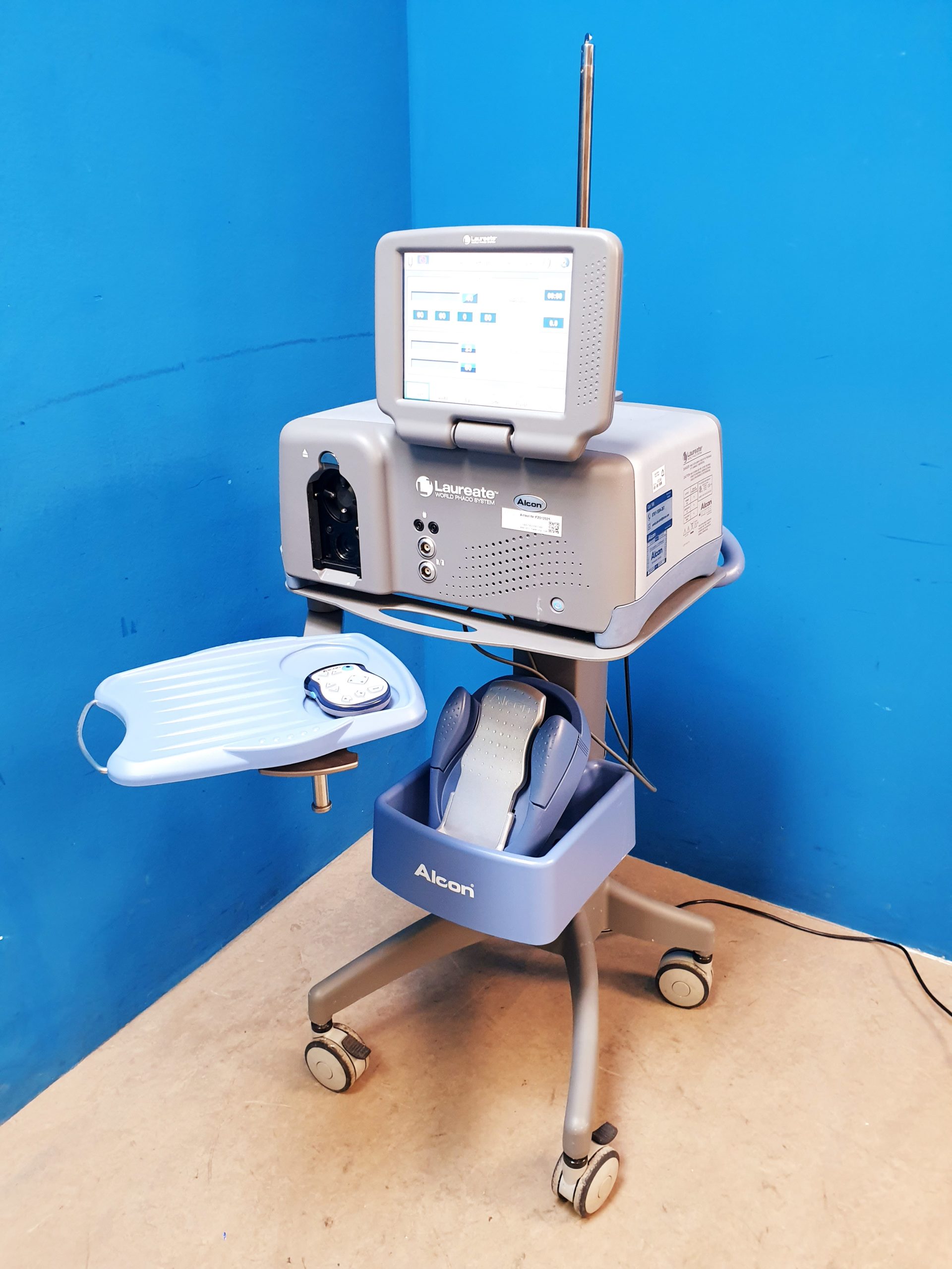 Alcon laureate world phaco system thumbnail 8