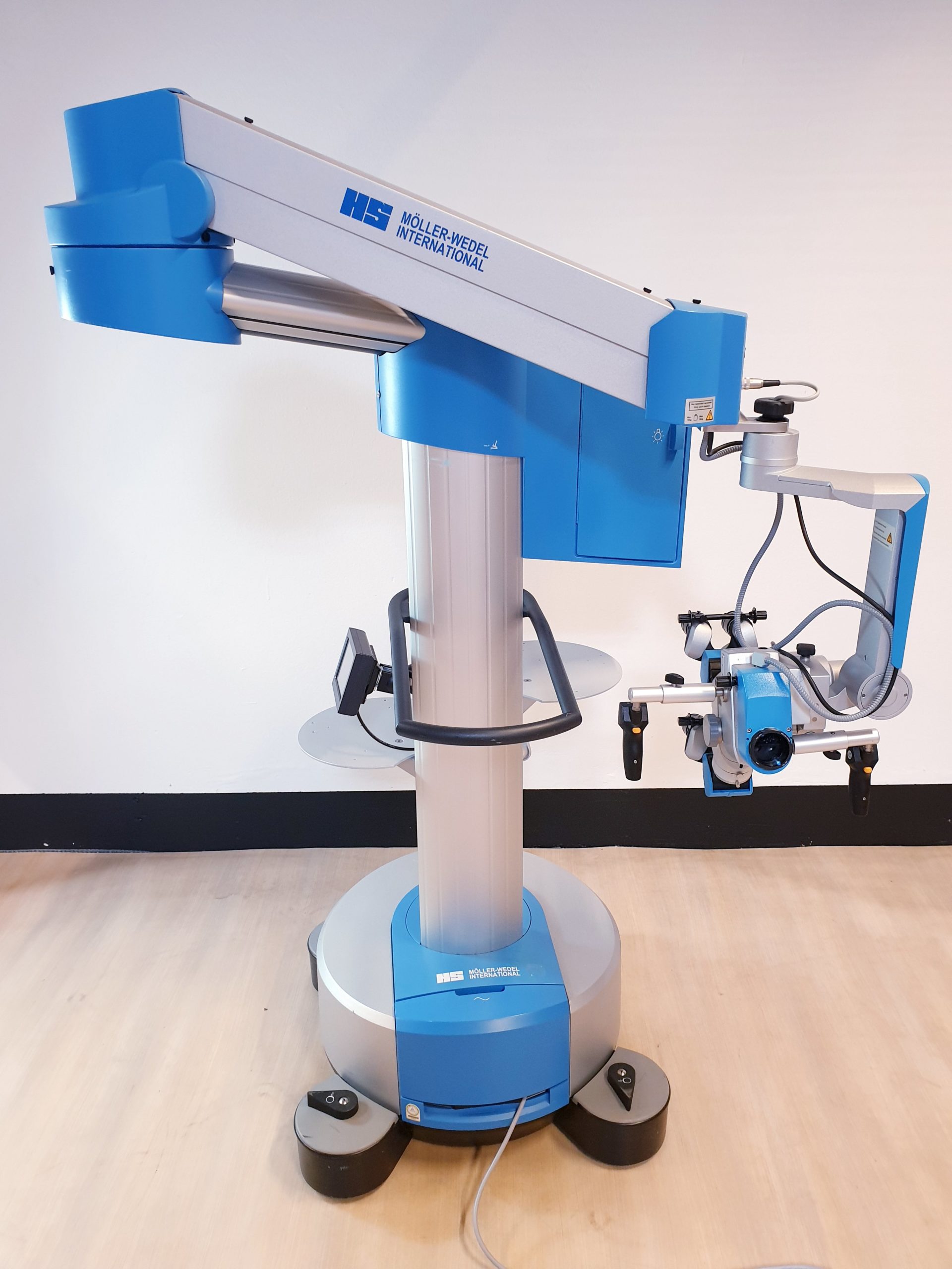 HS Möller Hi-R700 Surgical Microscope DOM2010 thumbnail 14