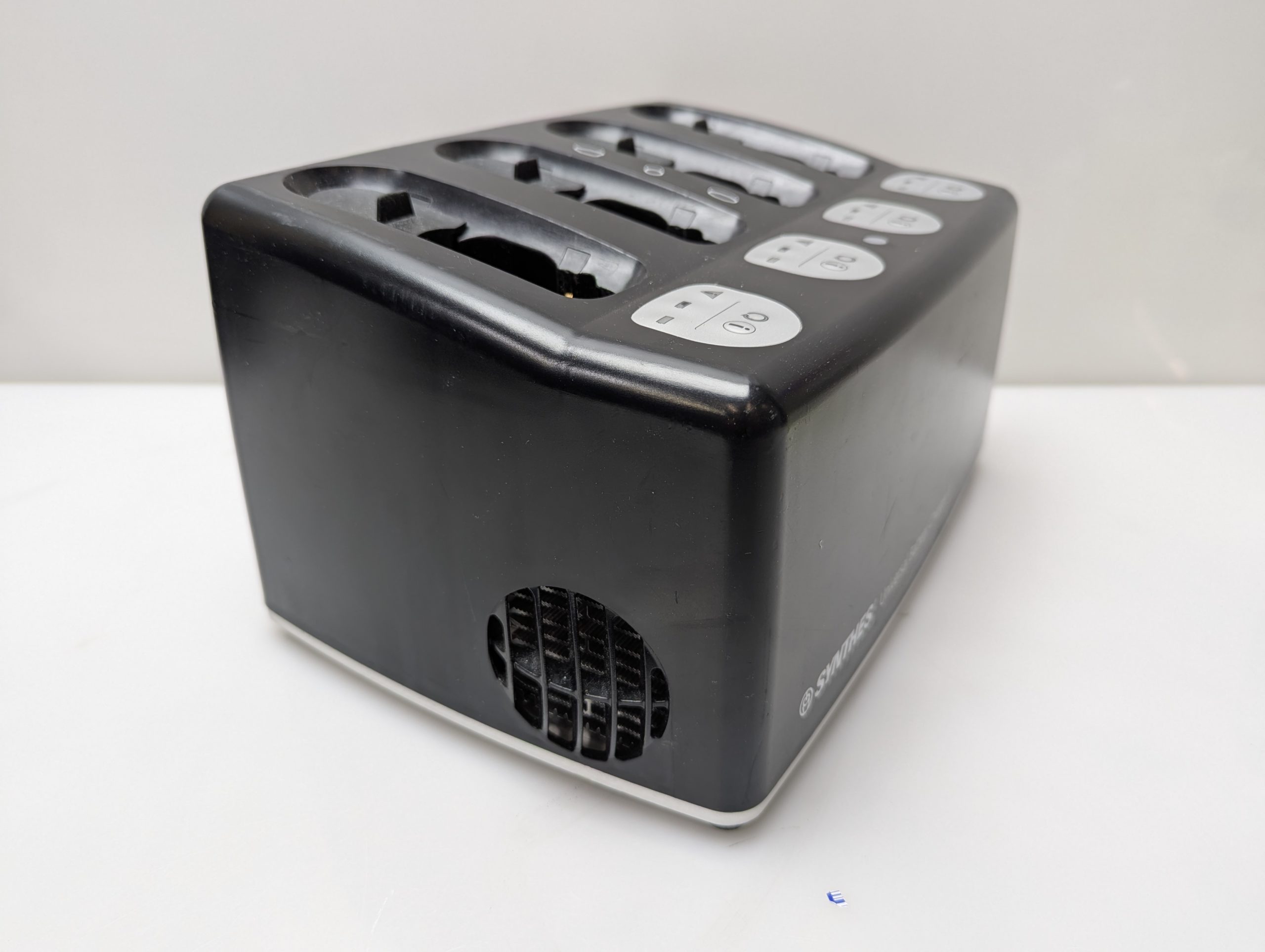 Synthes 05.001.204 Universal Battery Charger II thumbnail 4