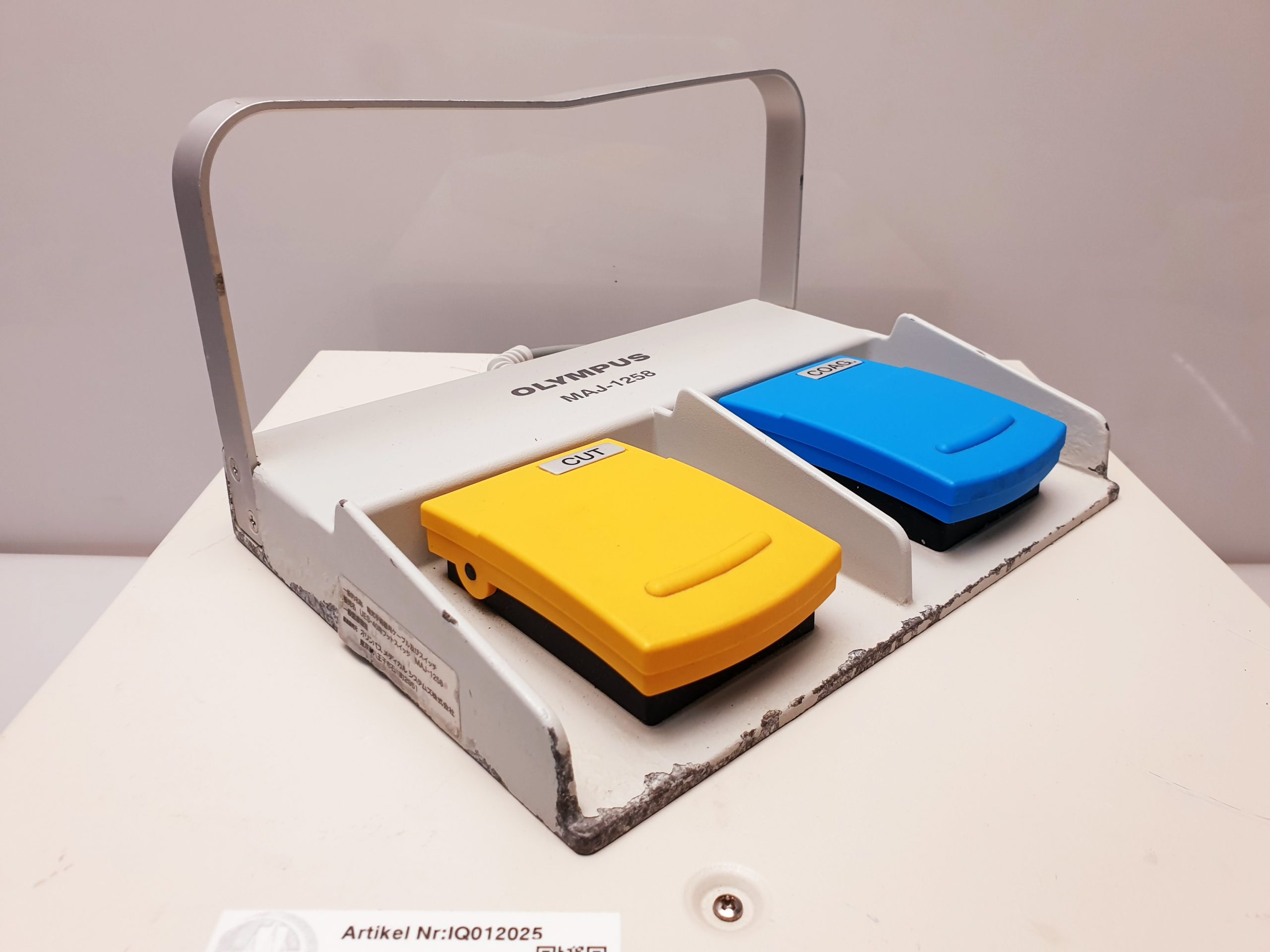 Olympus UES-40 SurgMaster Electrosurgical Unit – Bipolar Monopolar mit Fußpedal thumbnail 3