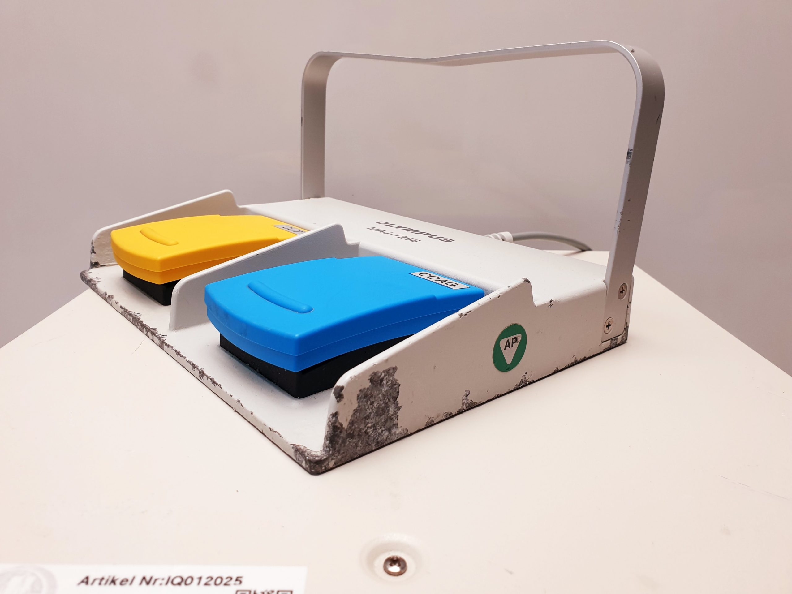 Olympus UES-40 SurgMaster Electrosurgical Unit – Bipolar Monopolar mit Fußpedal thumbnail 4