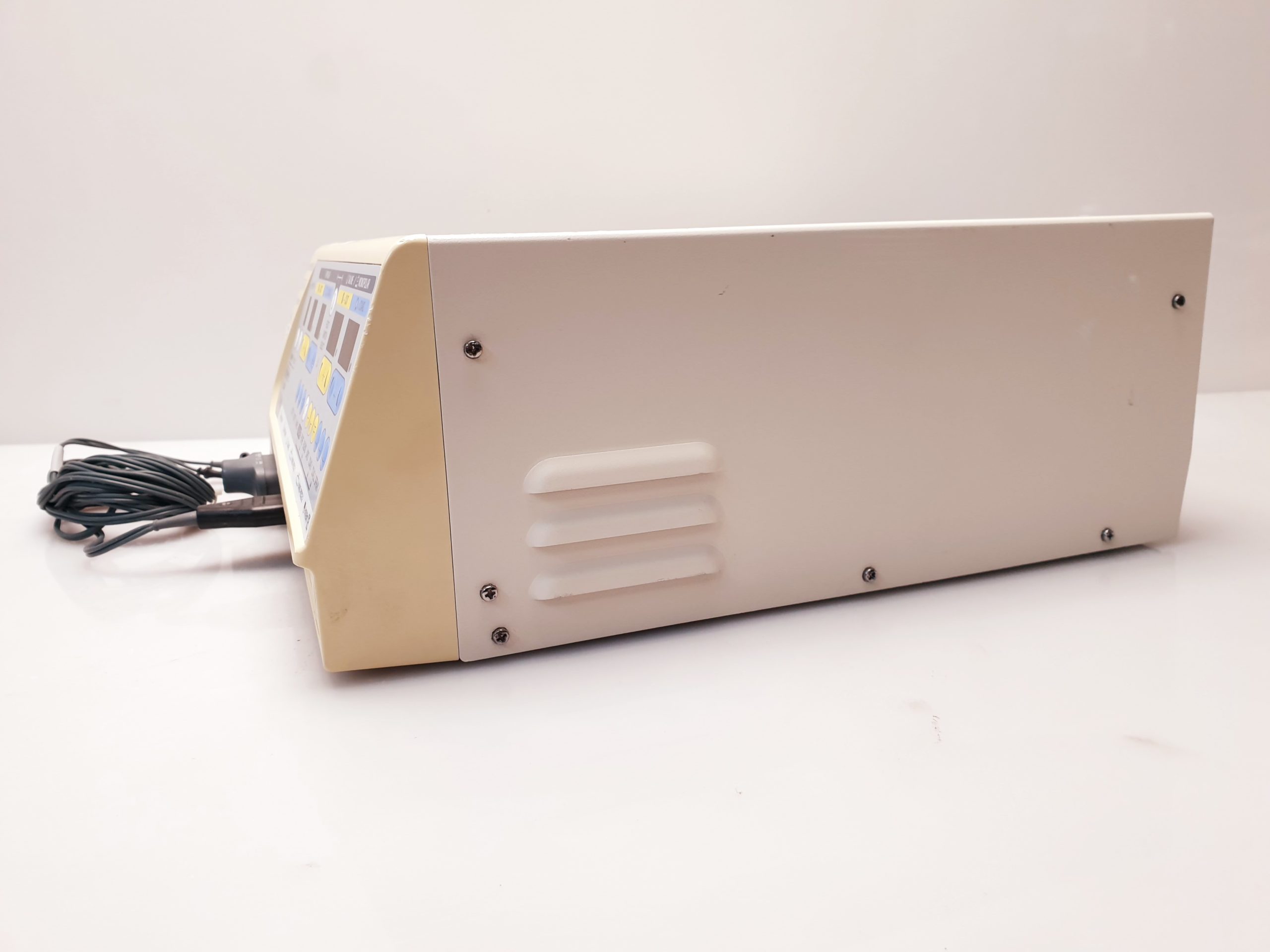 Olympus UES-40 SurgMaster Electrosurgical Unit – Bipolar Monopolar mit Fußpedal thumbnail 9