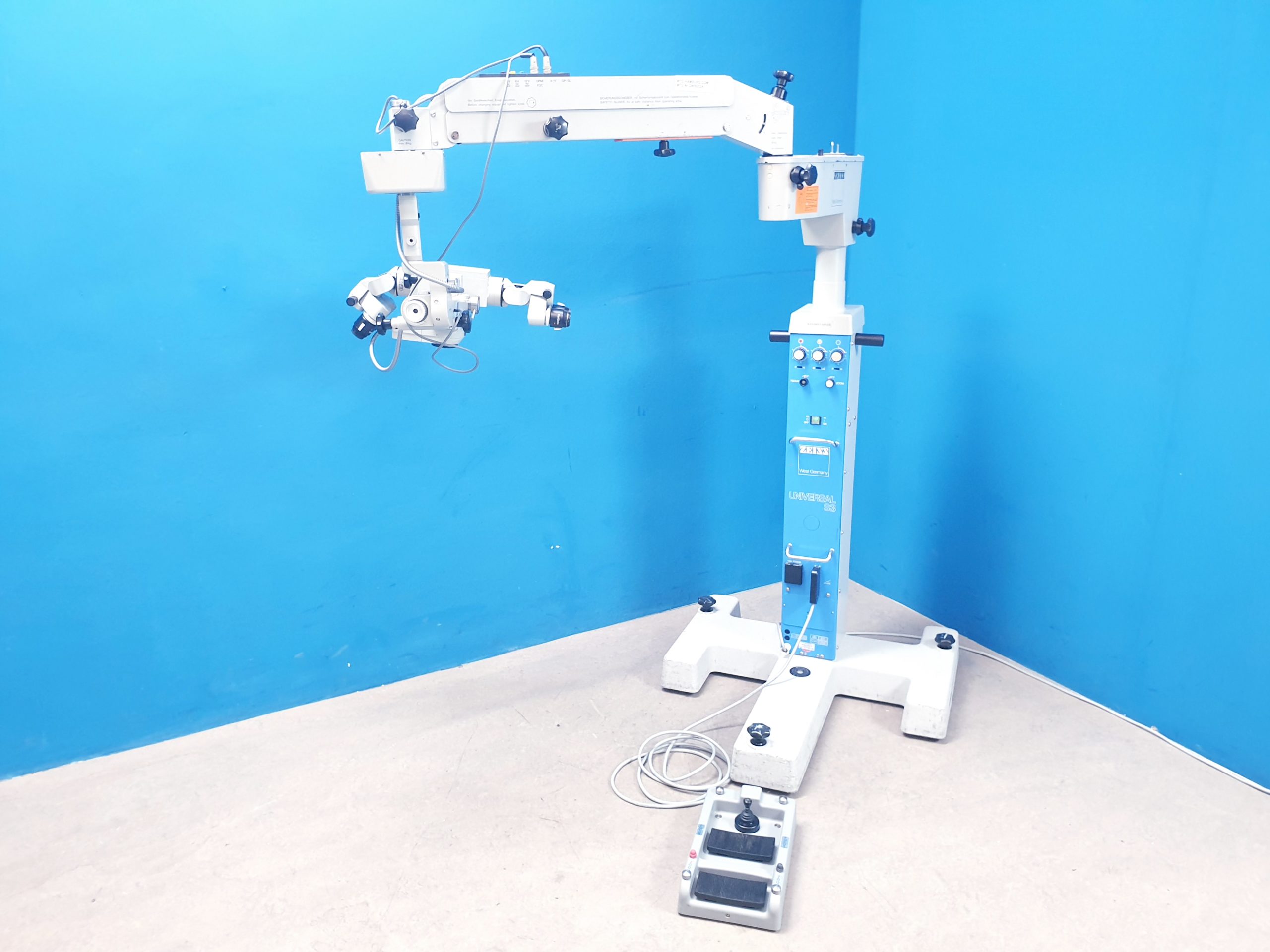 Zeiss Opmi MD auf S3 Stativ – mit mitbeobachter thumbnail 2