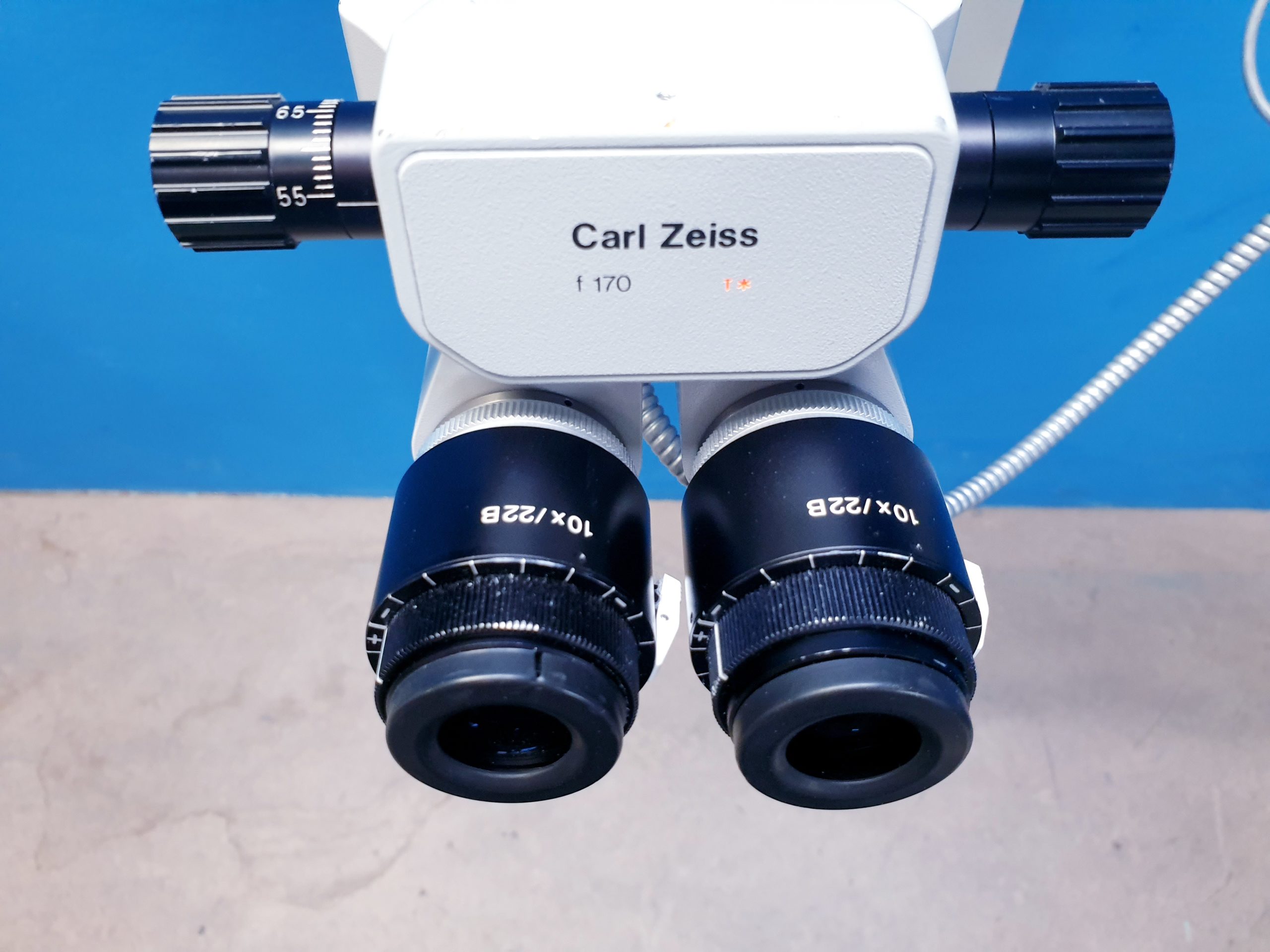 Zeiss Opmi MD auf S3 Stativ – mit mitbeobachter thumbnail 9