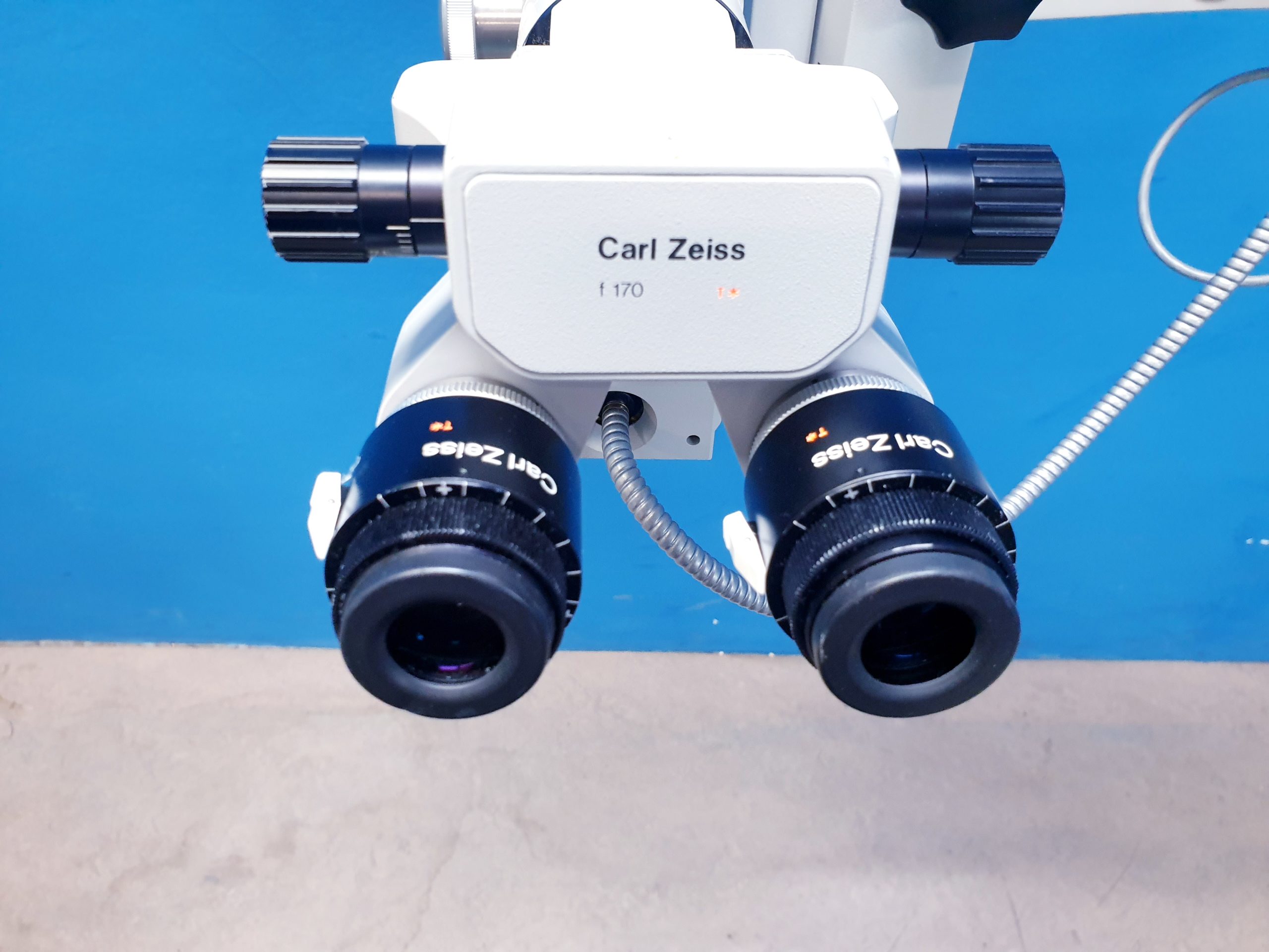 Zeiss Opmi MD auf S3 Stativ – mit mitbeobachter thumbnail 10
