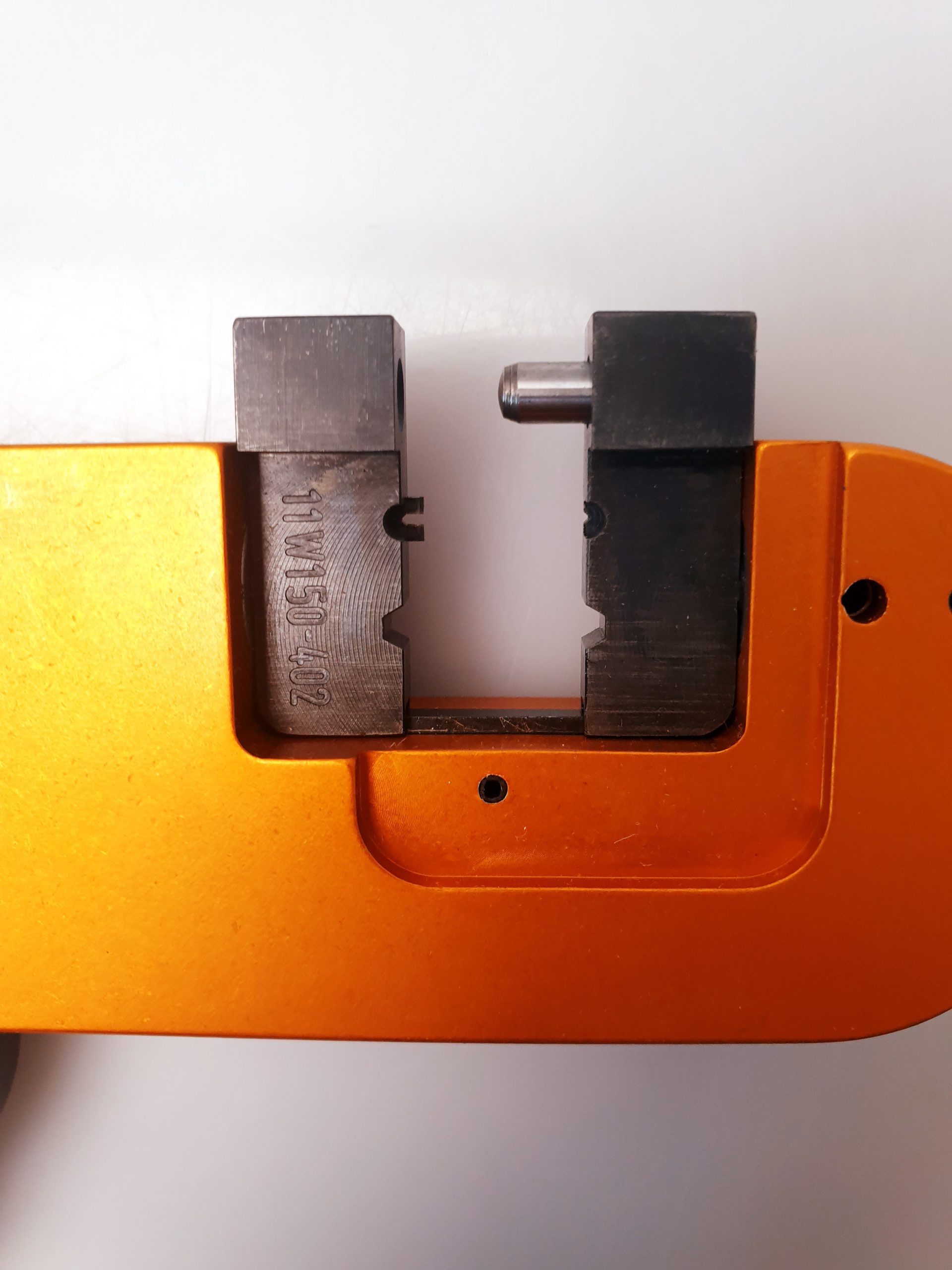 Daniels DMC HX4 Crimp Tool with 11W150-404 crimp insert thumbnail 6