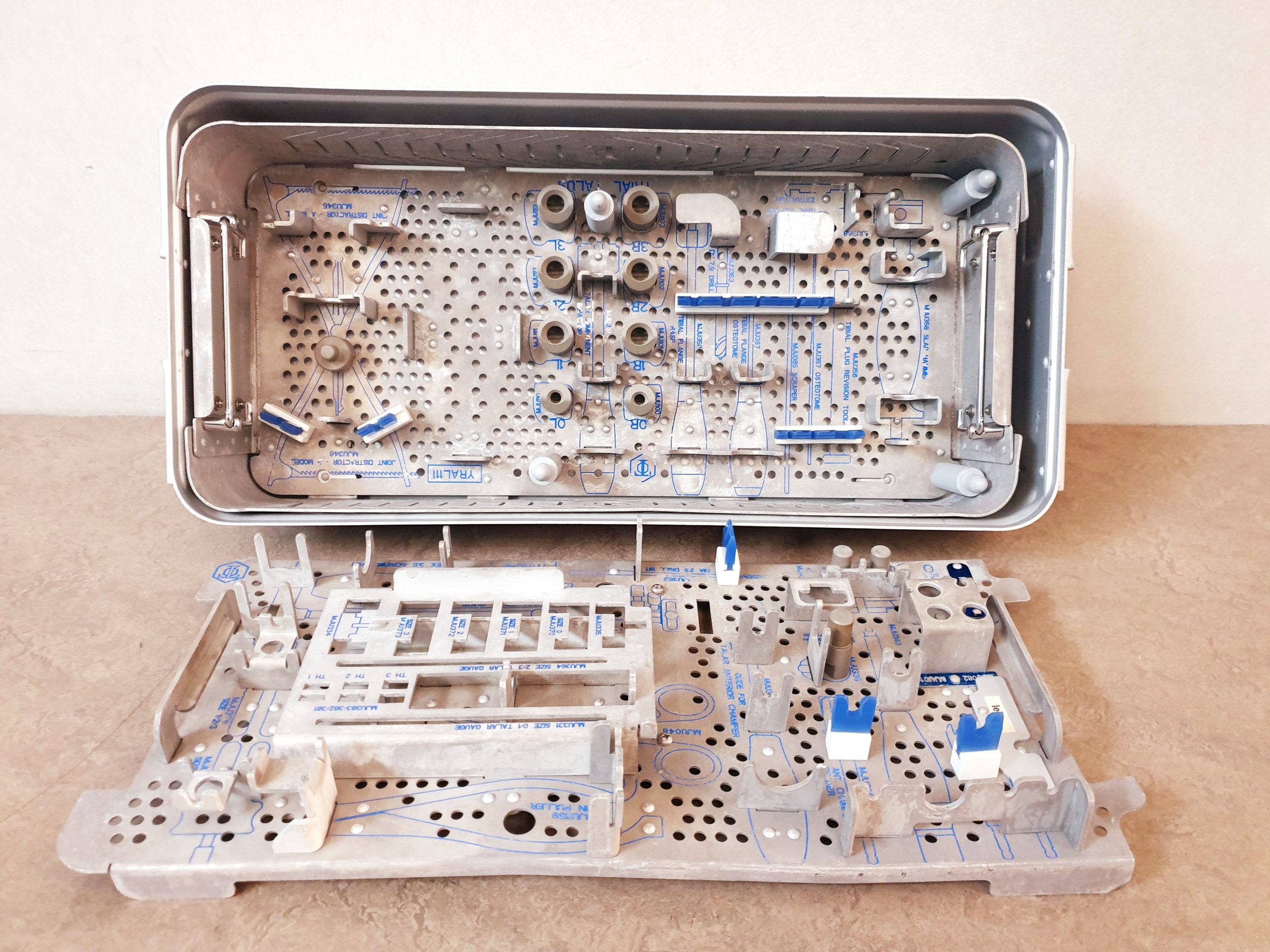 SALTO TORNIER COMMON INSTRUMENT BOX — image 1 of 1