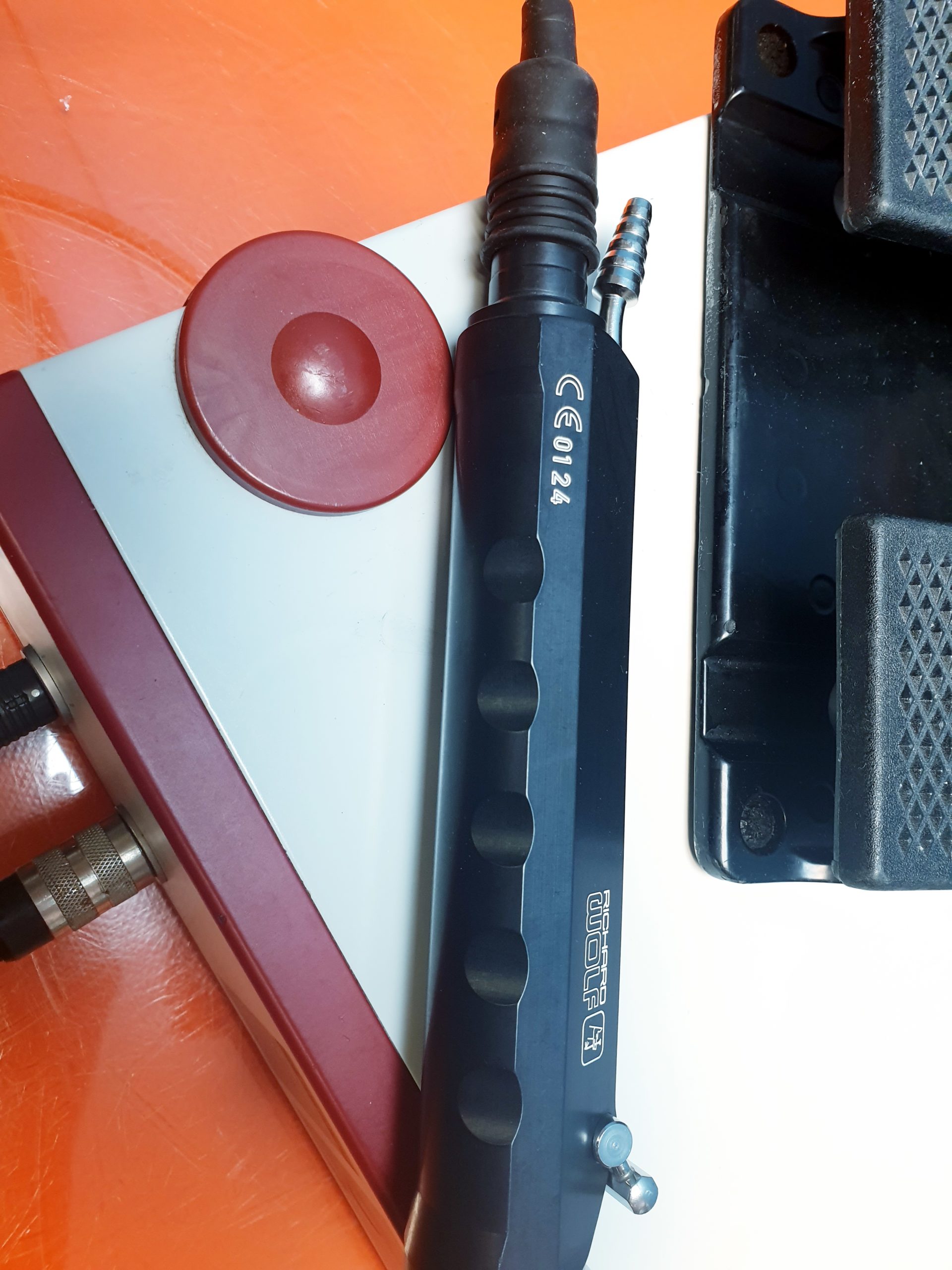 Richard Wolf Riwo Drive Generator / 2302.001 mit 1 Handstück, Fußschalter, div. Shaveraufsätze thumbnail 7