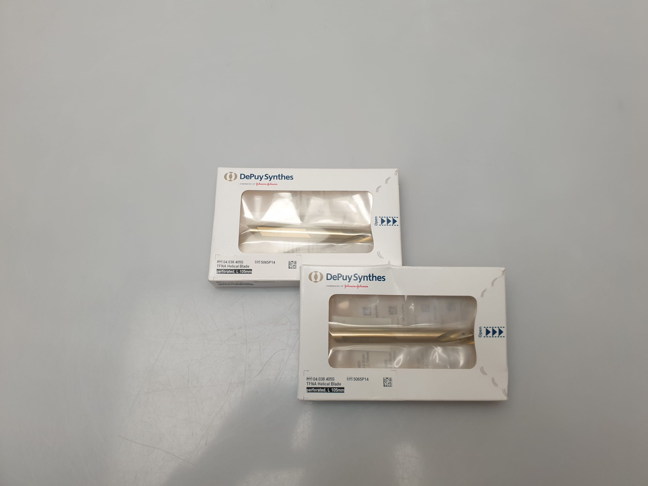 DePuy Synthes TFNA Helical Blade perforated, L 105mm REF 04.038.405S thumbnail 2