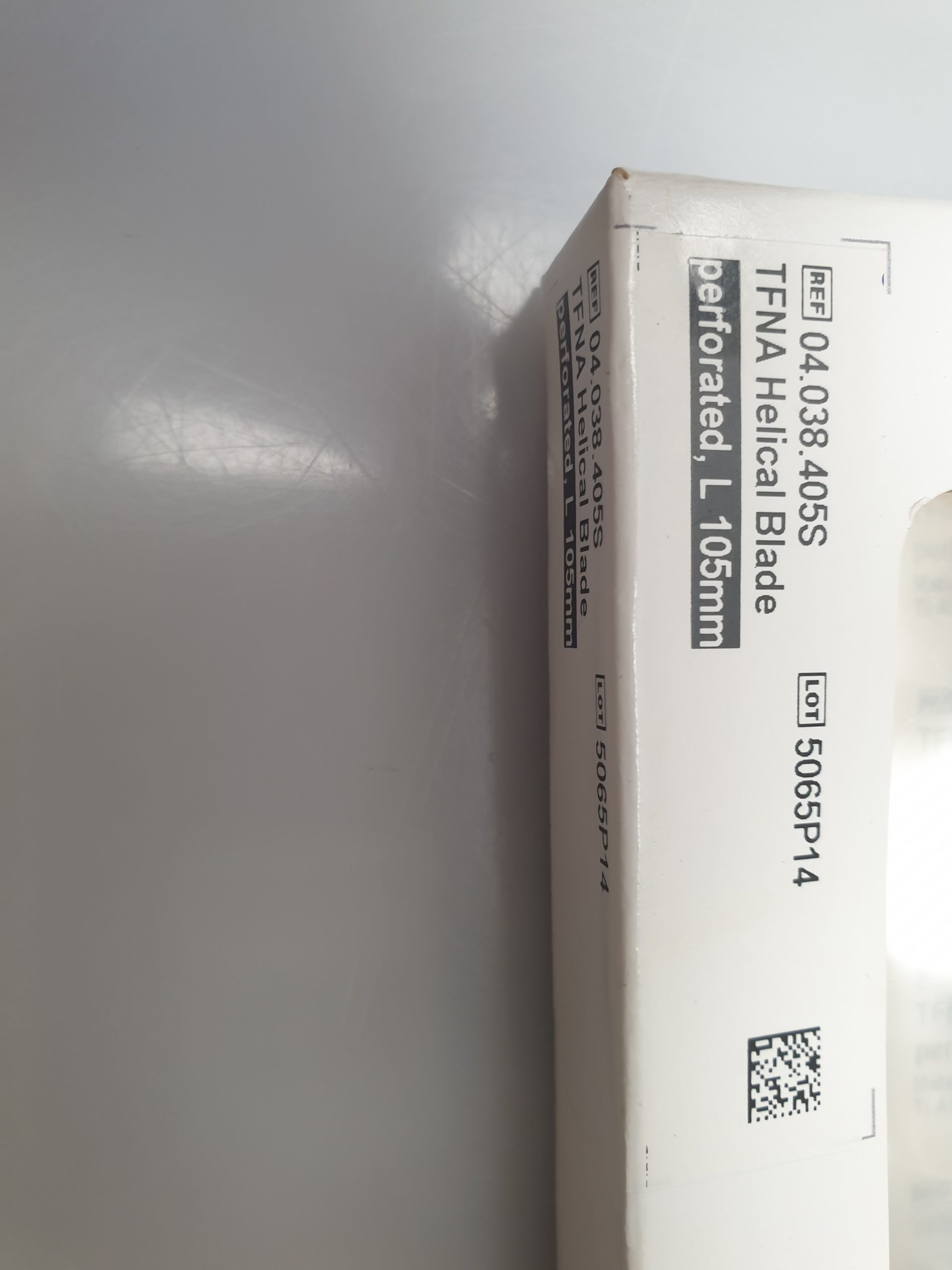 DePuy Synthes TFNA Helical Blade perforated, L 105mm REF 04.038.405S thumbnail 5