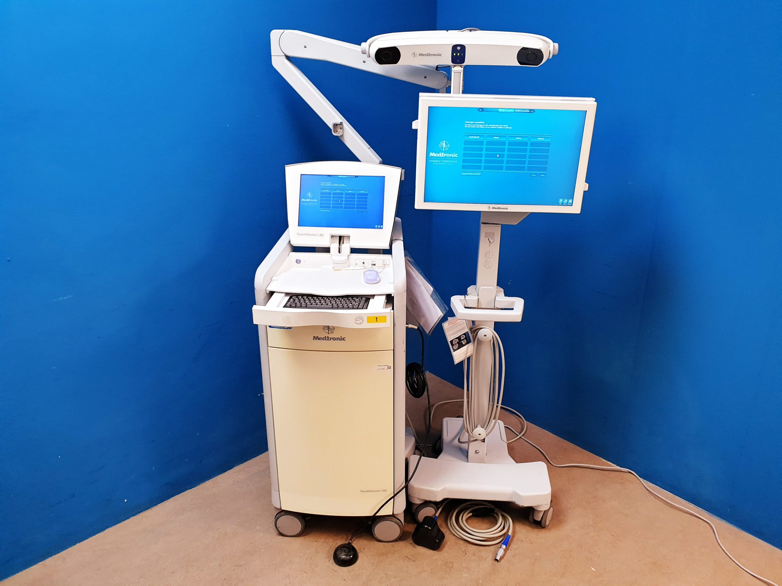 Medtronic StealthStation S7 Navigation System — image 1 of 15