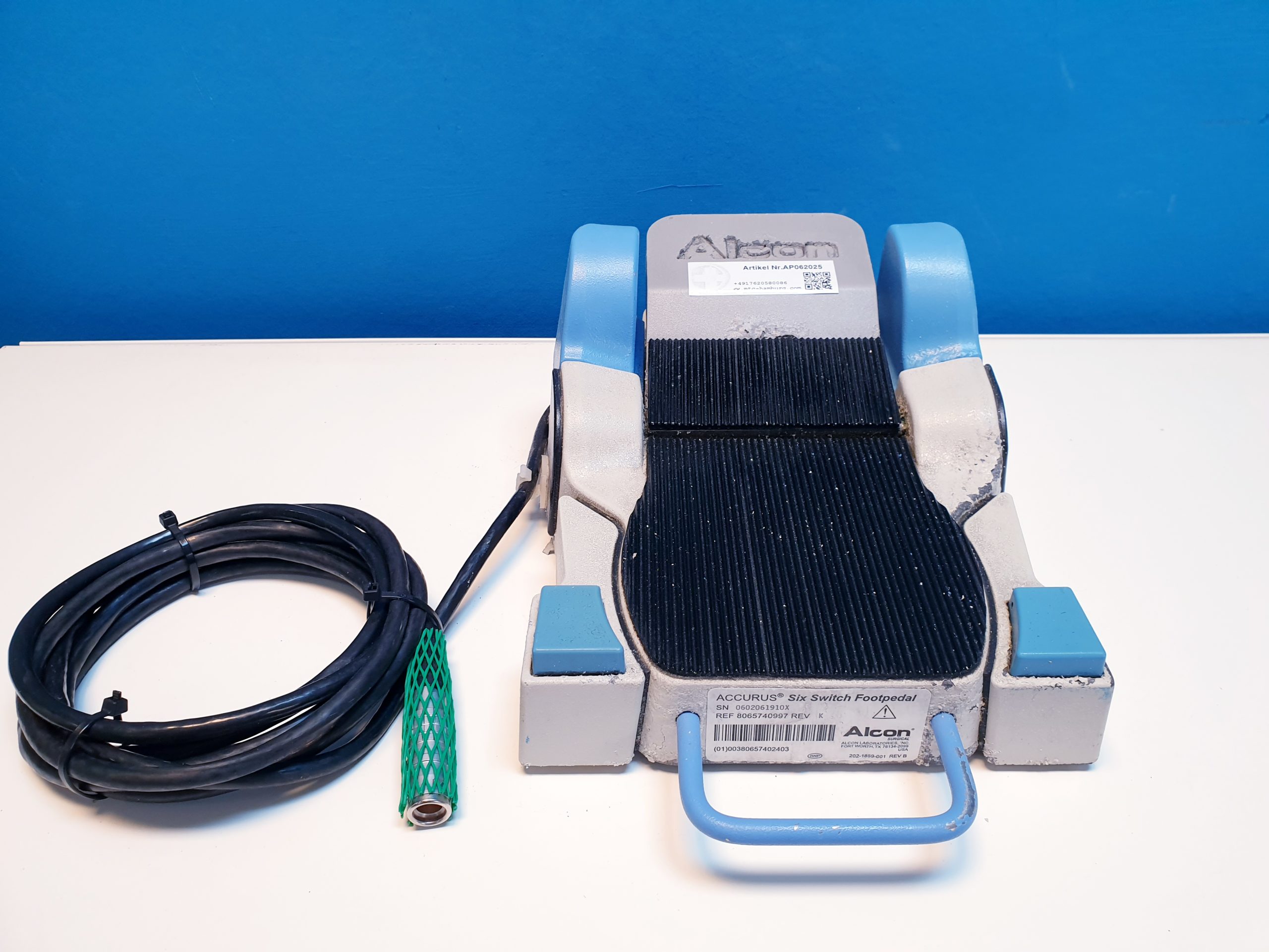 ALCON ACCURUS Six Switch Footpedal Ref. 8065740997 — image 1 of 10