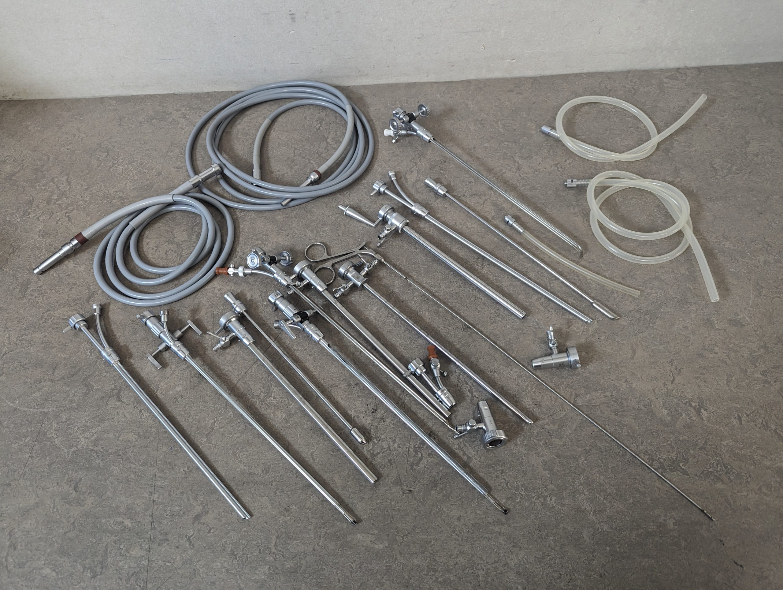 Richard Wolf – Instrumente für die Urologie 8652.80 + 8652.75 + 8962.112 + 8962.02 + 8650.75 + 8650.67 + 8962.112 + 8650.041 + 829.07 + 8650.26 + 8962.70 + 8962.06 + 880.00 + 8652.80 + 8650.041 + 8650.22 + 8061.35 + 8061.356 +… — image 1 of 26