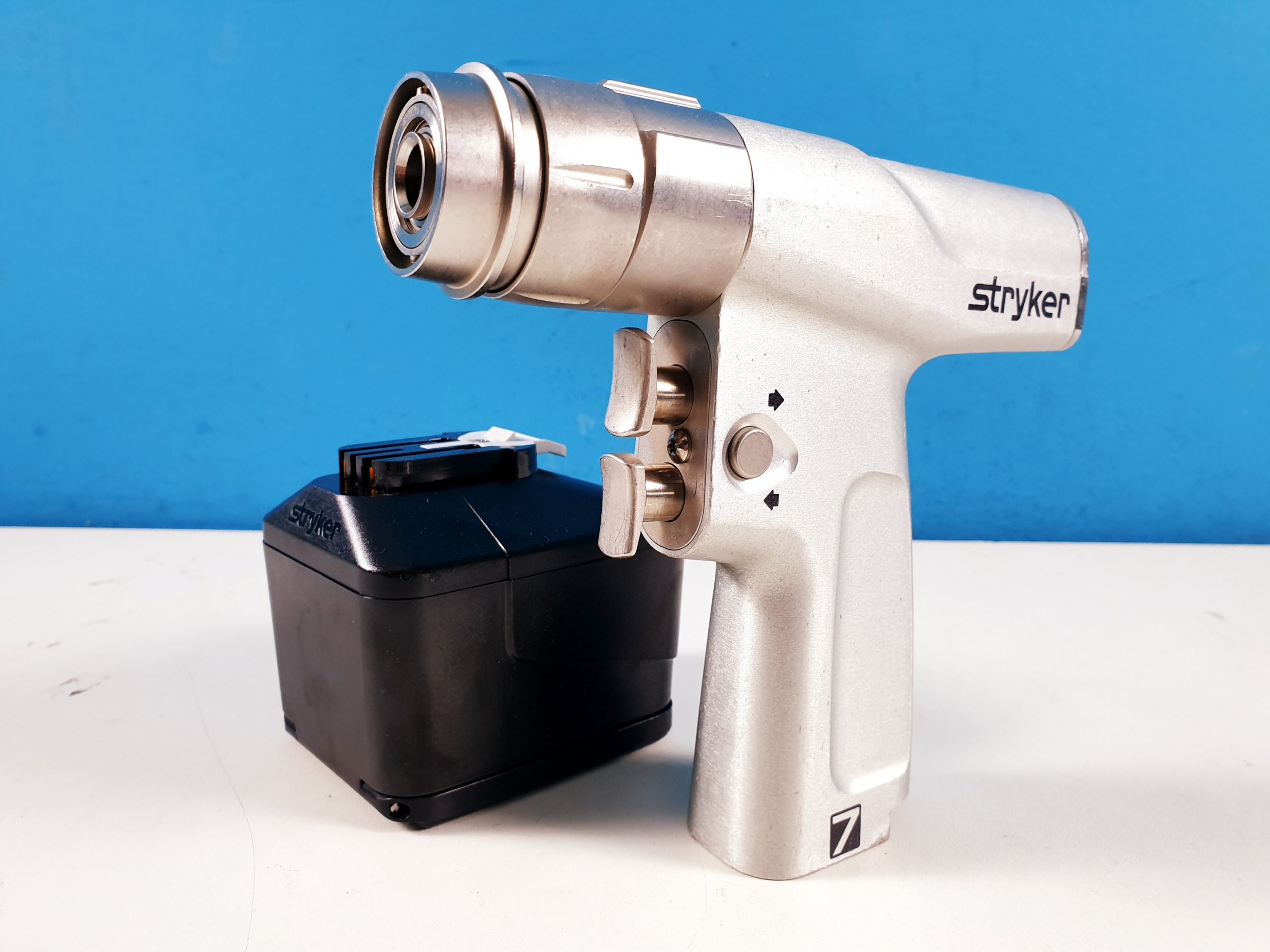 Stryker System 7 72050 Drill Reamer Dual + 6126-120 Aseptic Housing Gehäuse — image 1 of 4