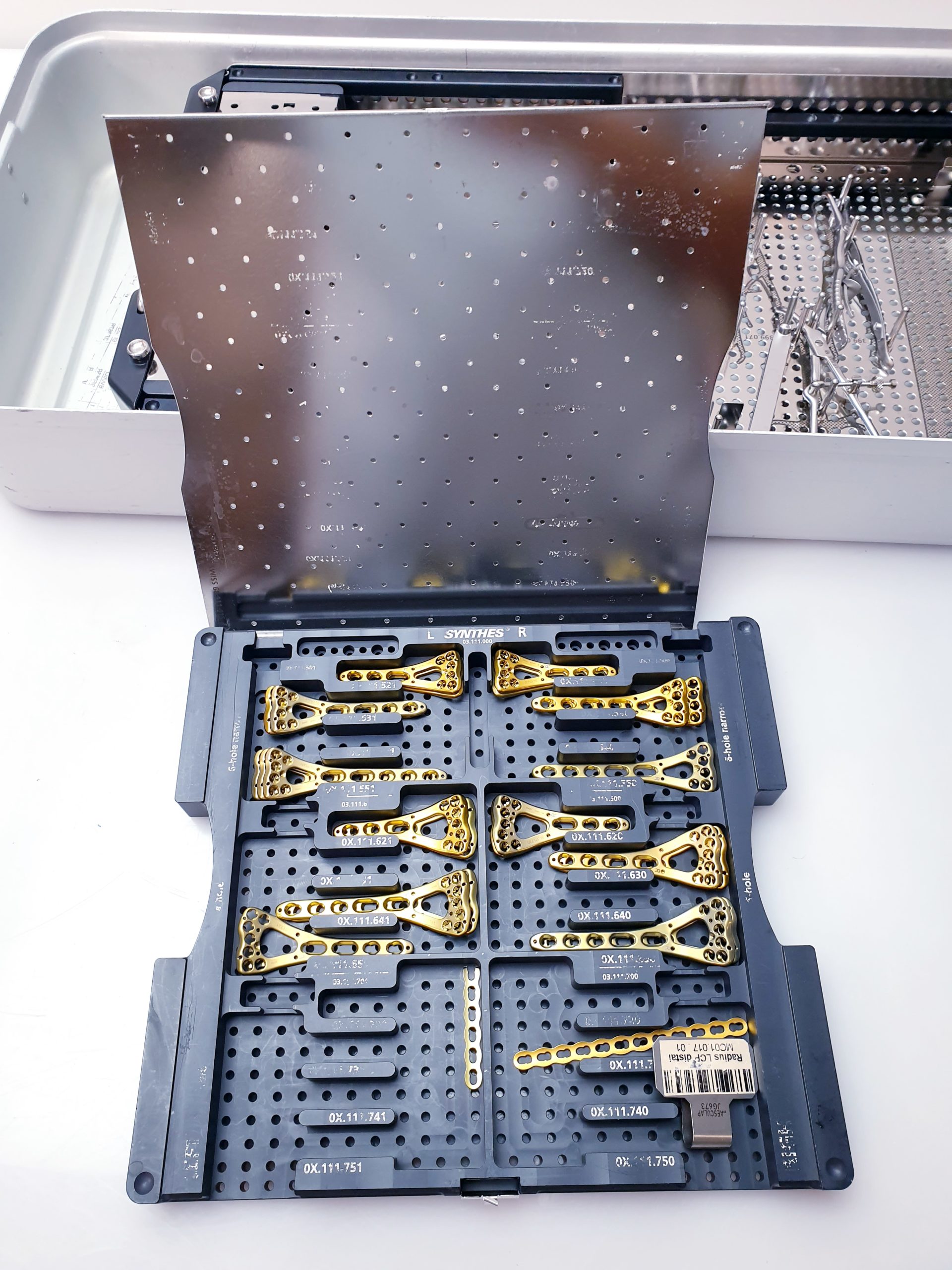 Synthes VA-LCP TWO-COLUM DISTAL RADIUS PLATE 2.4 – Op Instrumenets — image 1 of 28