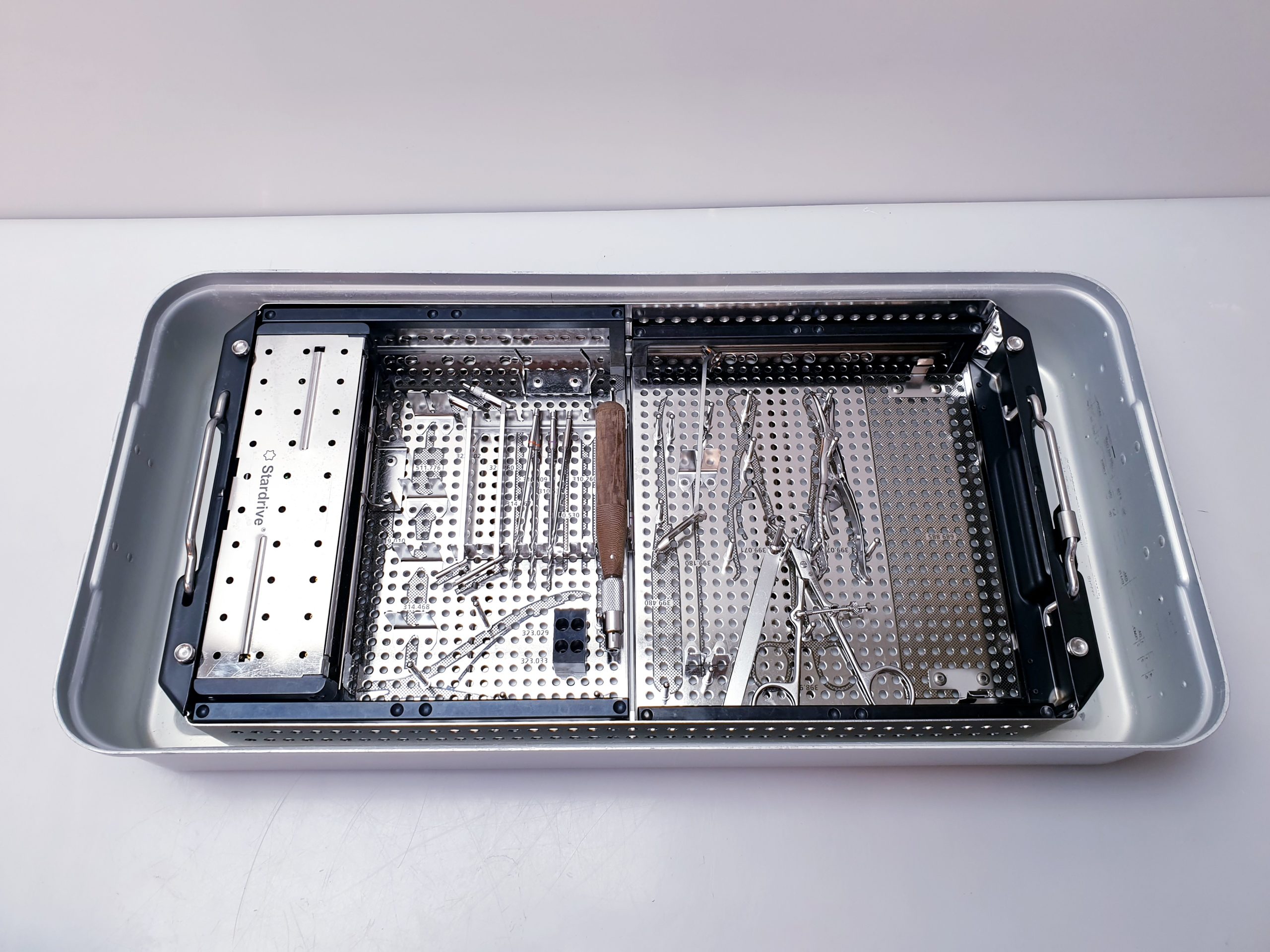 Synthes VA-LCP TWO-COLUM DISTAL RADIUS PLATE 2.4 – Op Instrumenets thumbnail 8