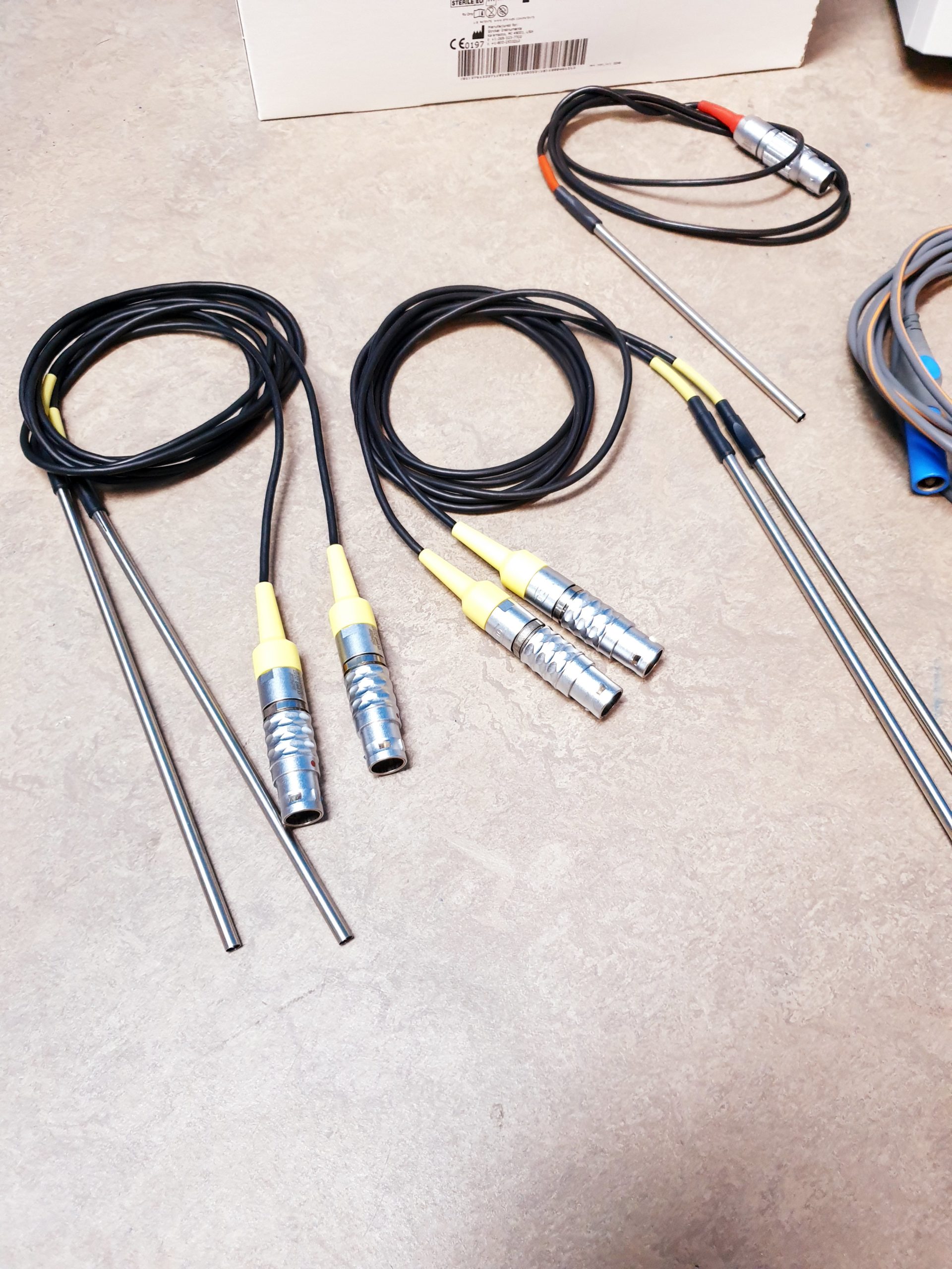 Stryker RF MultiGen 0406-900-000 Ineterventional Spine Generator mit Zubehör — image 1 of 9