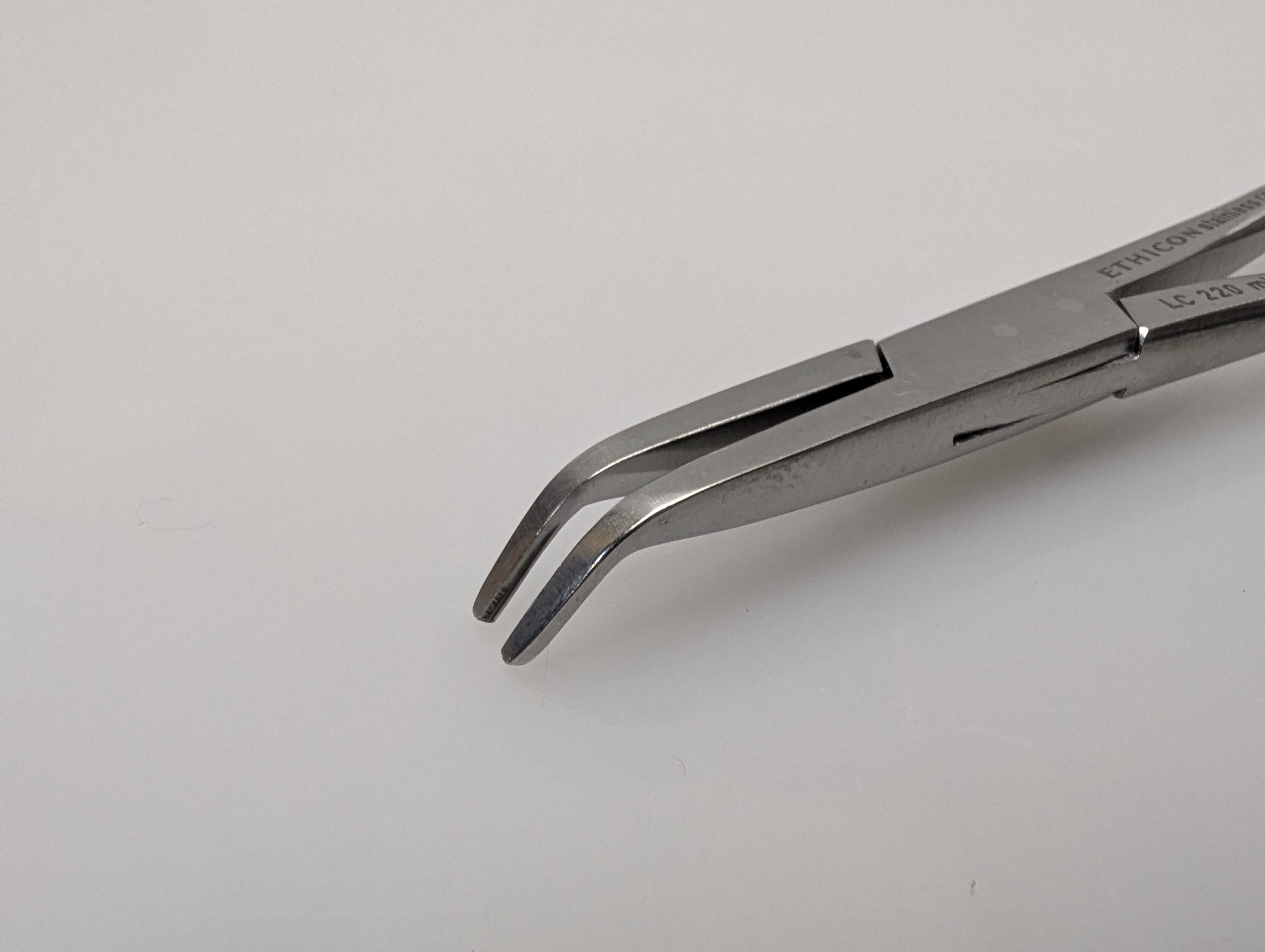 Ethicon LC 220 LC220 Mittel 0741584 Arterienhalter thumbnail 4