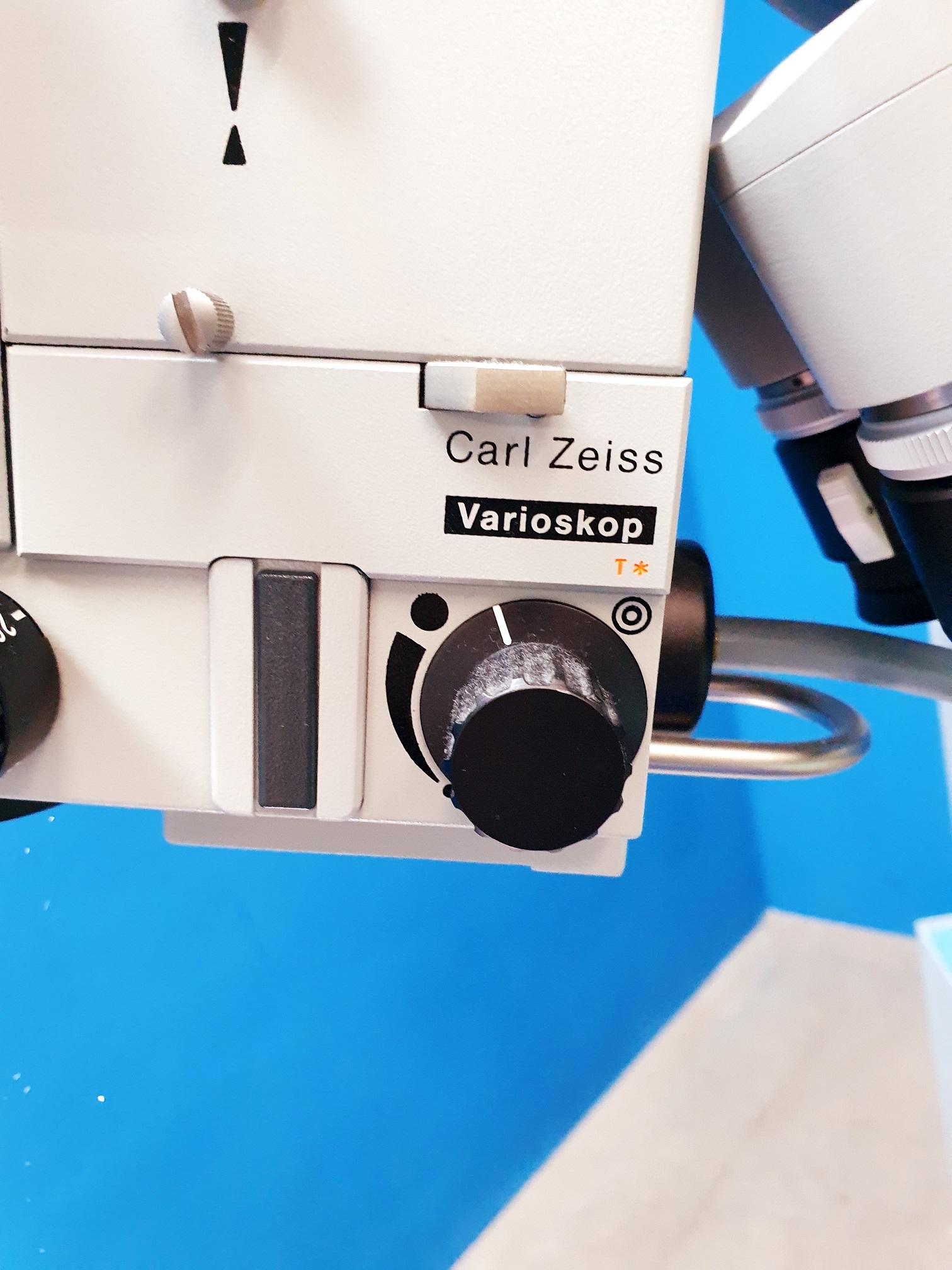 Zeiss Opmi CS CS-I CS XY mit + Varioskop Schwenktubus 10x 18B auf S4 Stativ – Fahrbar + Superlux 300 thumbnail 4