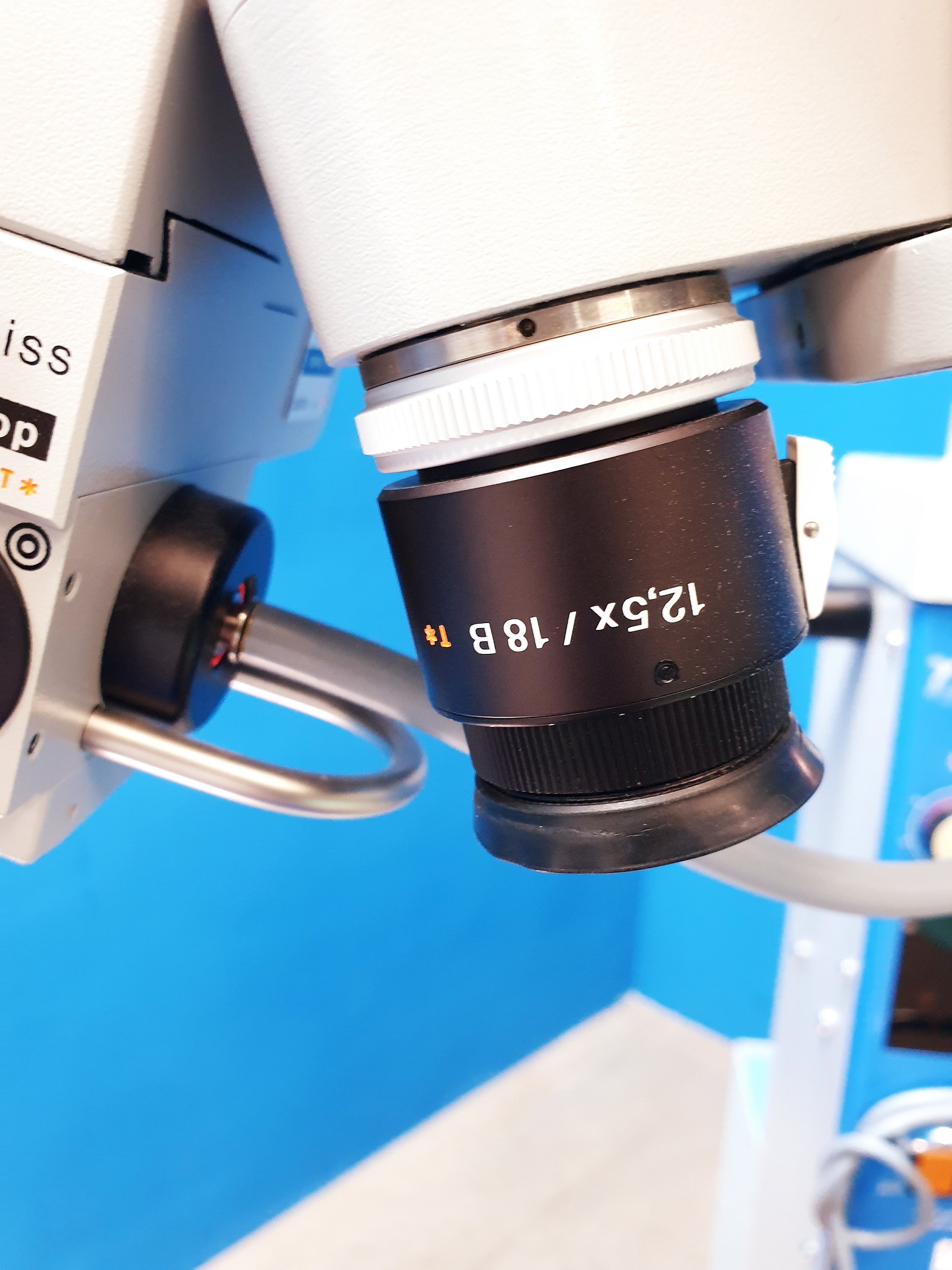 Zeiss Opmi CS CS-I CS XY mit + Varioskop Schwenktubus 10x 18B auf S4 Stativ – Fahrbar + Superlux 300 thumbnail 5
