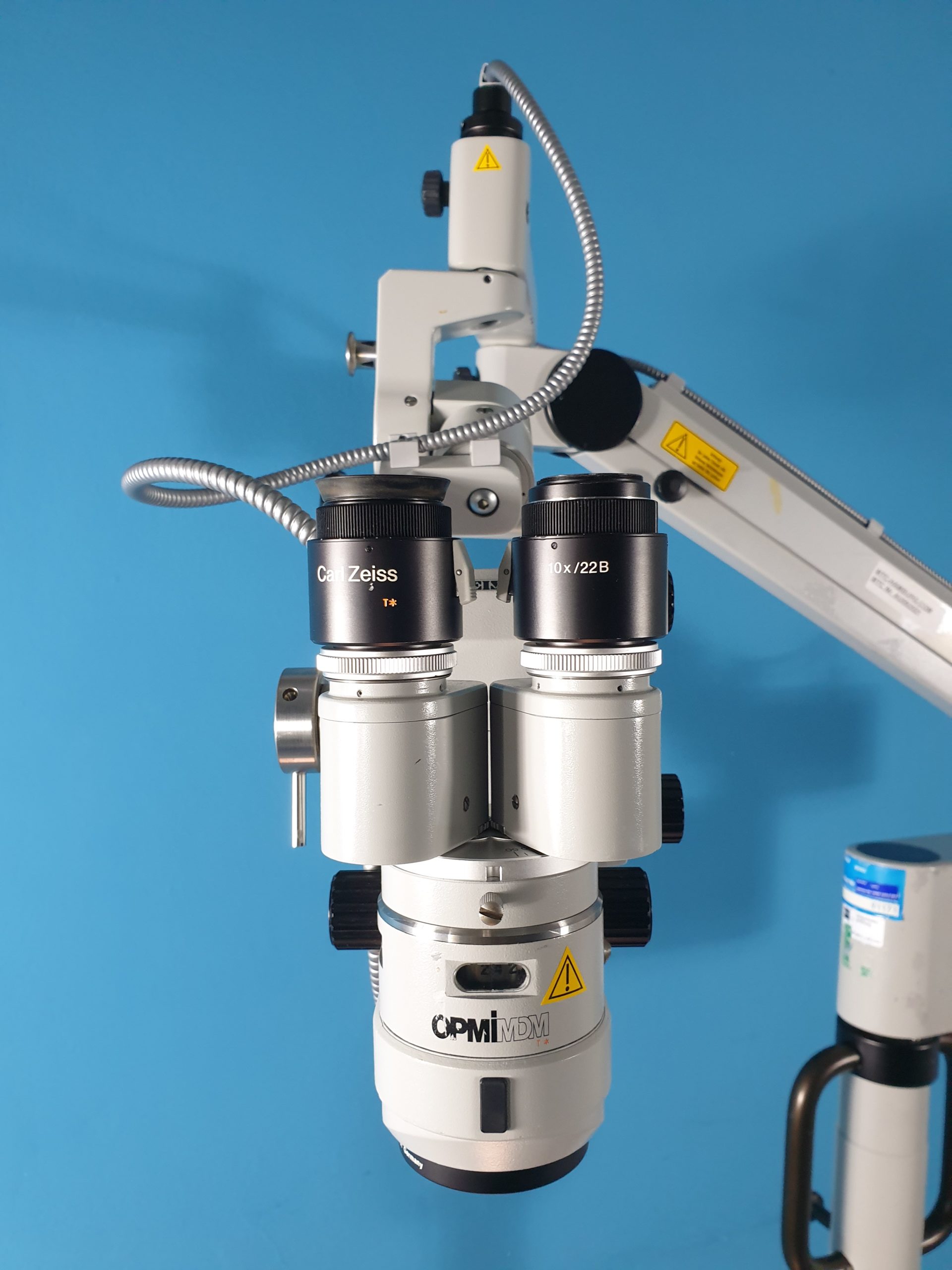 Carl Zeiss OPMI MDM OP-Mikroskop auf S21 fahrbarem Stativ thumbnail 4