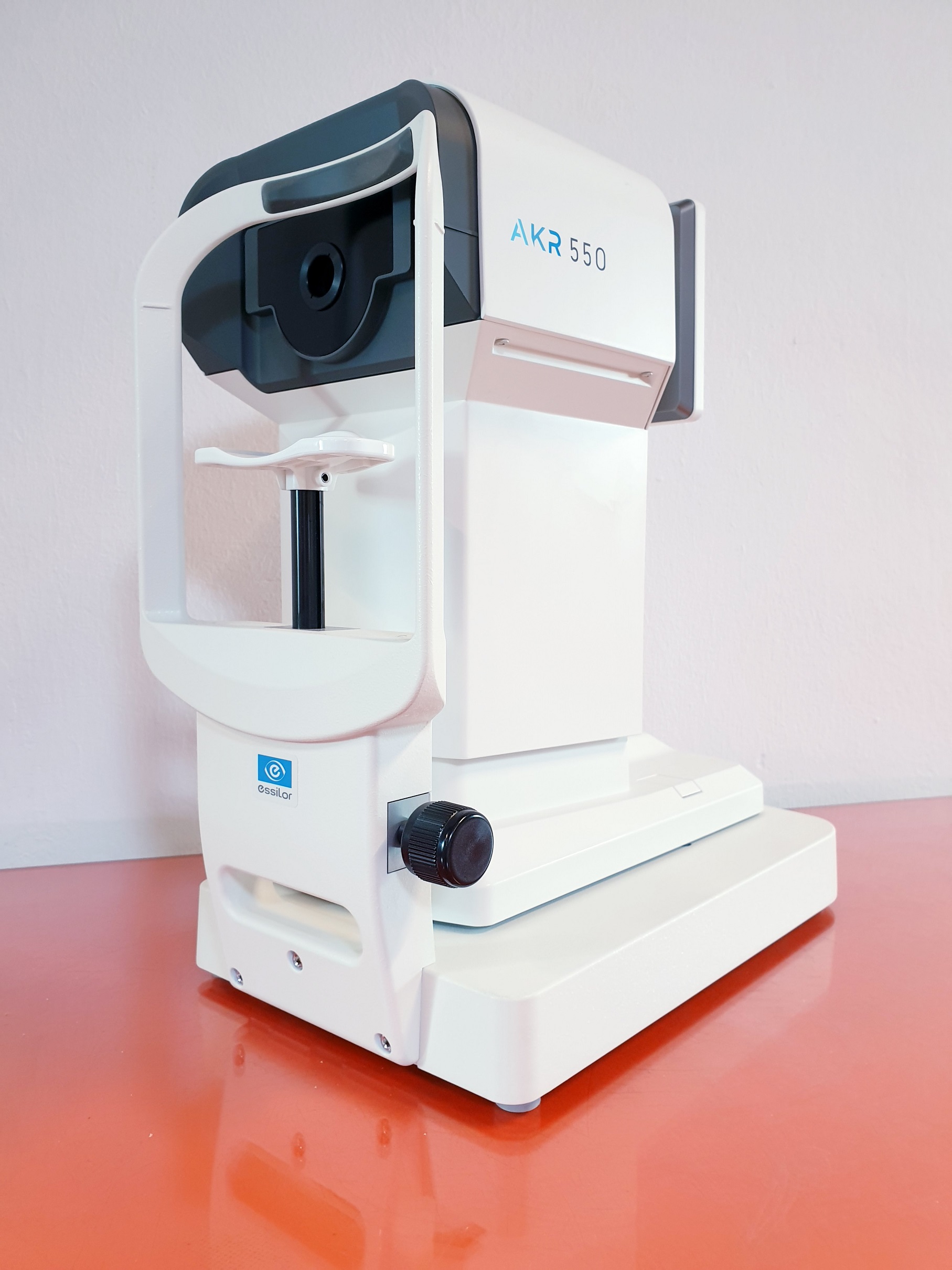 Essilor AKR550 // AKR 500 Auto Kerato-Refractometer Autorefraktometer thumbnail 3