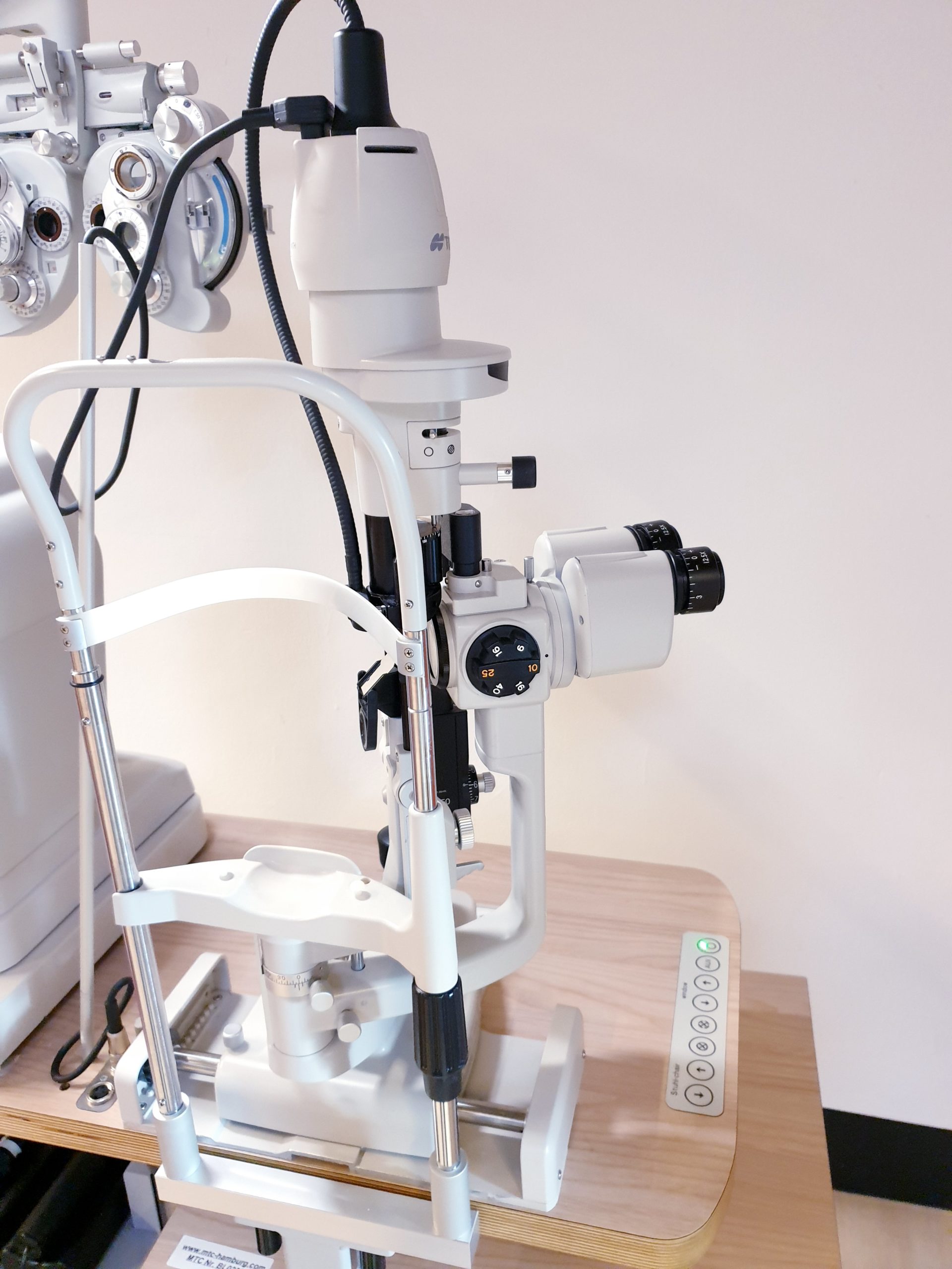 Wagner Guder MOTIVA Ophtalmologische Einheit Yeasn SLY-100 Phoropter Vision Tester, Nippon Bon Accuref 8001, AT900, TOPCON SL-D7, … DOM 2013 thumbnail 12