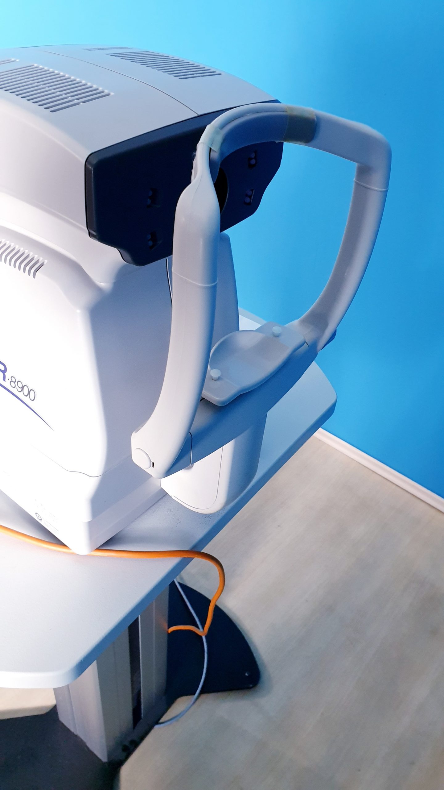 Topcon KR 8900 Autorefrakto Keratometer – 3500 — image 1 of 2