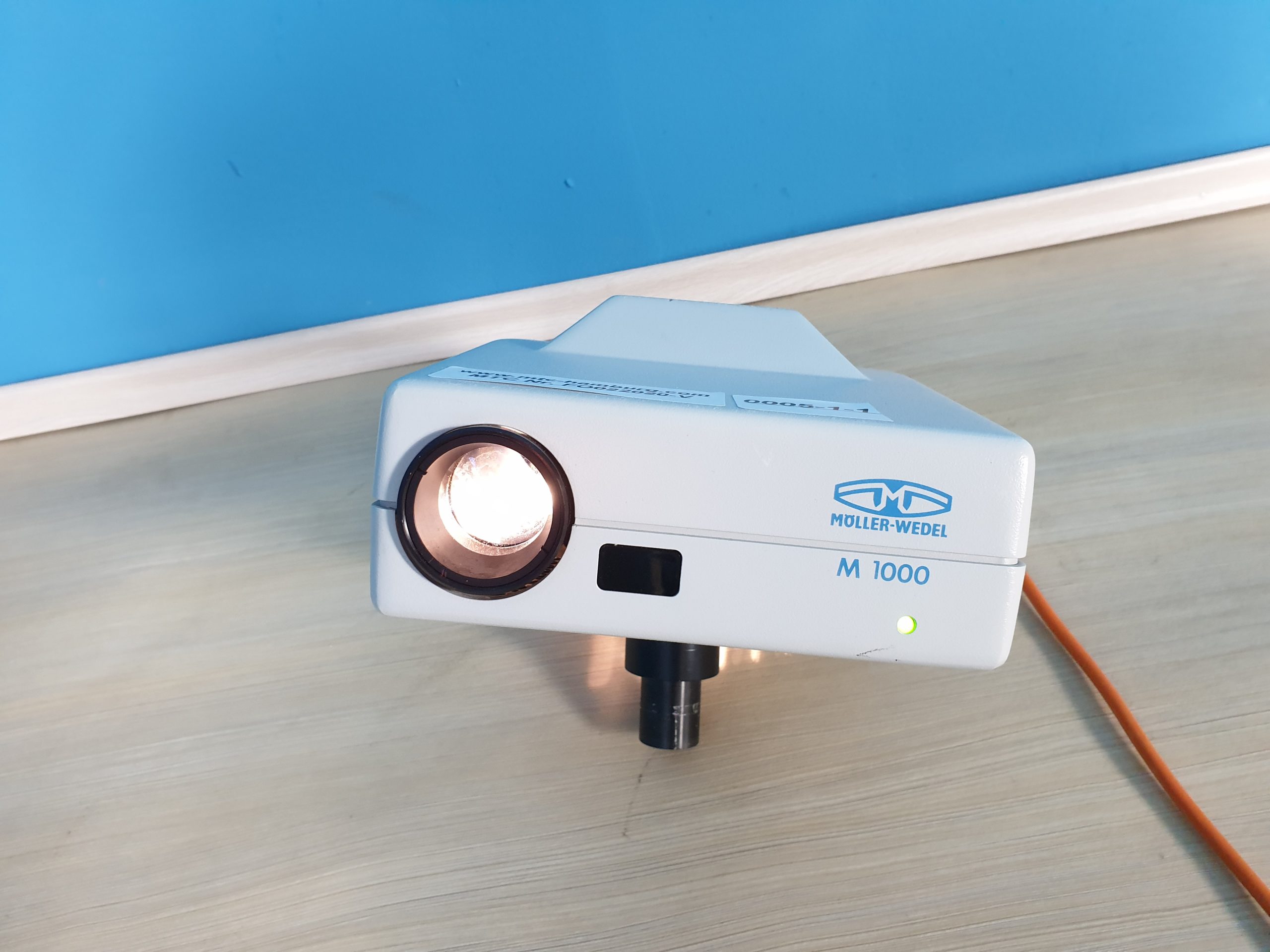 Möller Wedel M1000 // M 1000 Sehzeichenprojektor Chart Projector Chartprojector — image 1 of 4