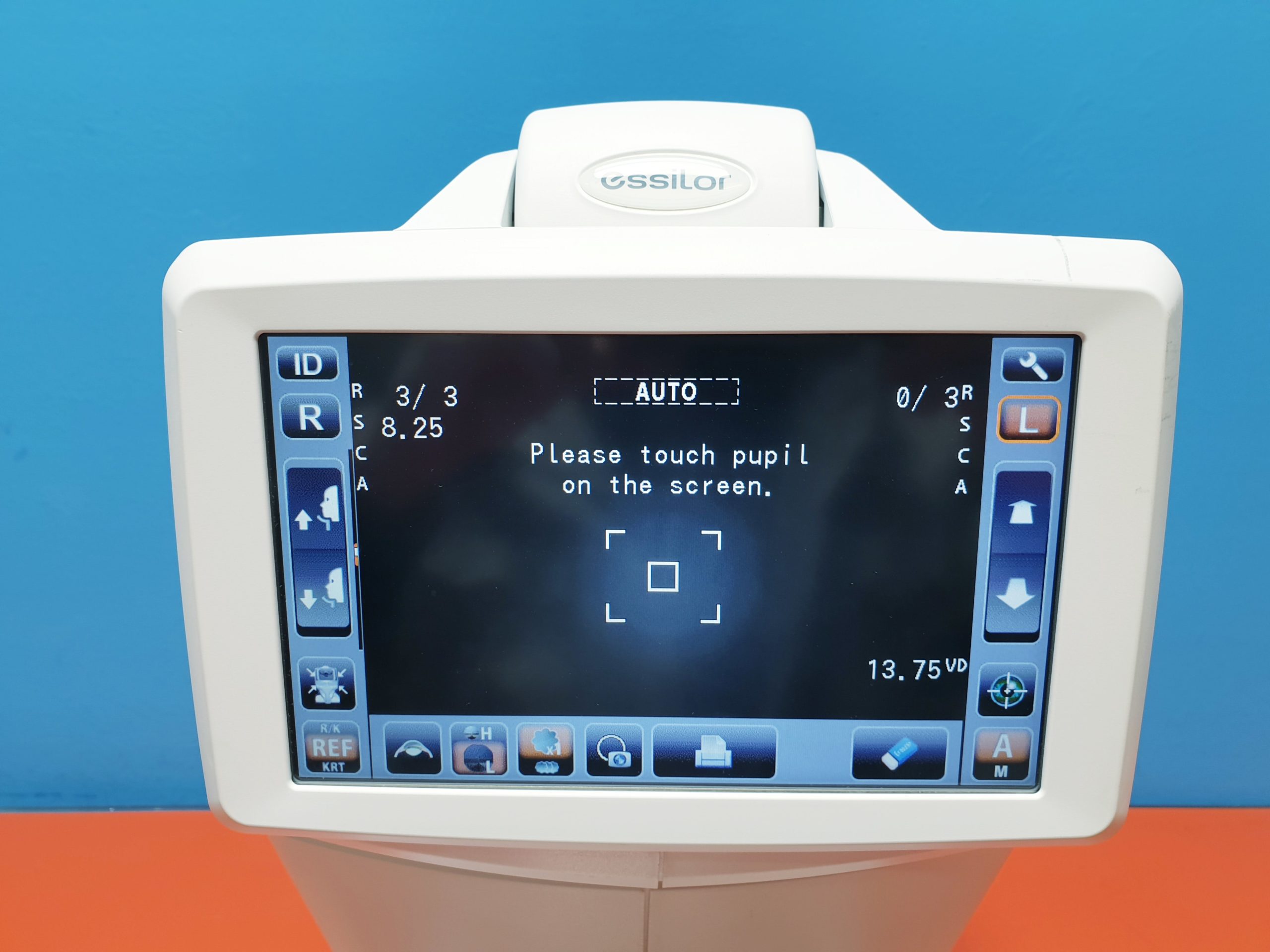 Essilor AKR 700 // AKR700Autorefraktometer Keratometer DOM 2015 thumbnail 2