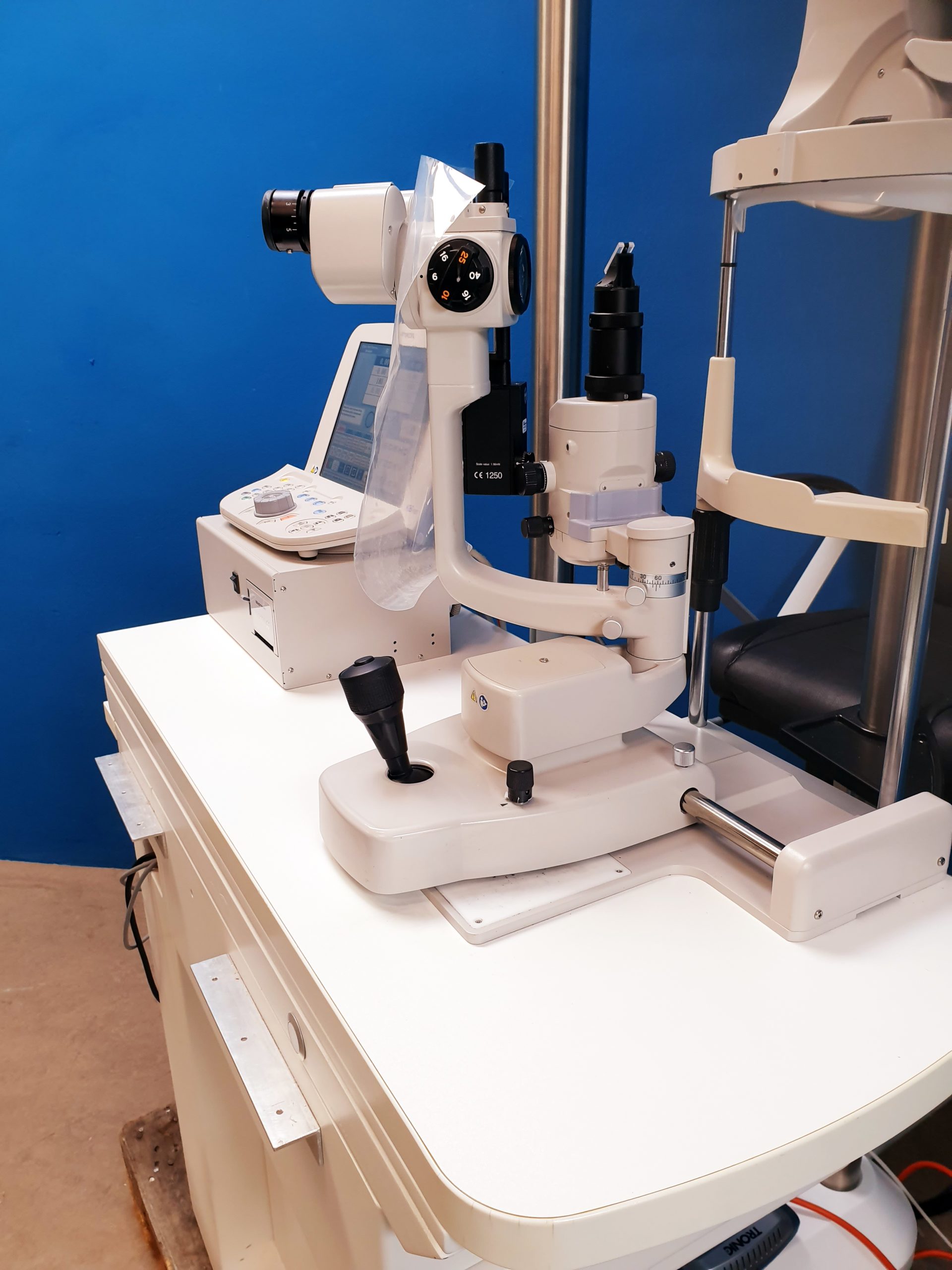 Topcon Ophthalmologie Einheit SL-D + Compu Vision CV-5000 + CV-5000 Pro + ACP-8 EM + AT-900 + thumbnail 11