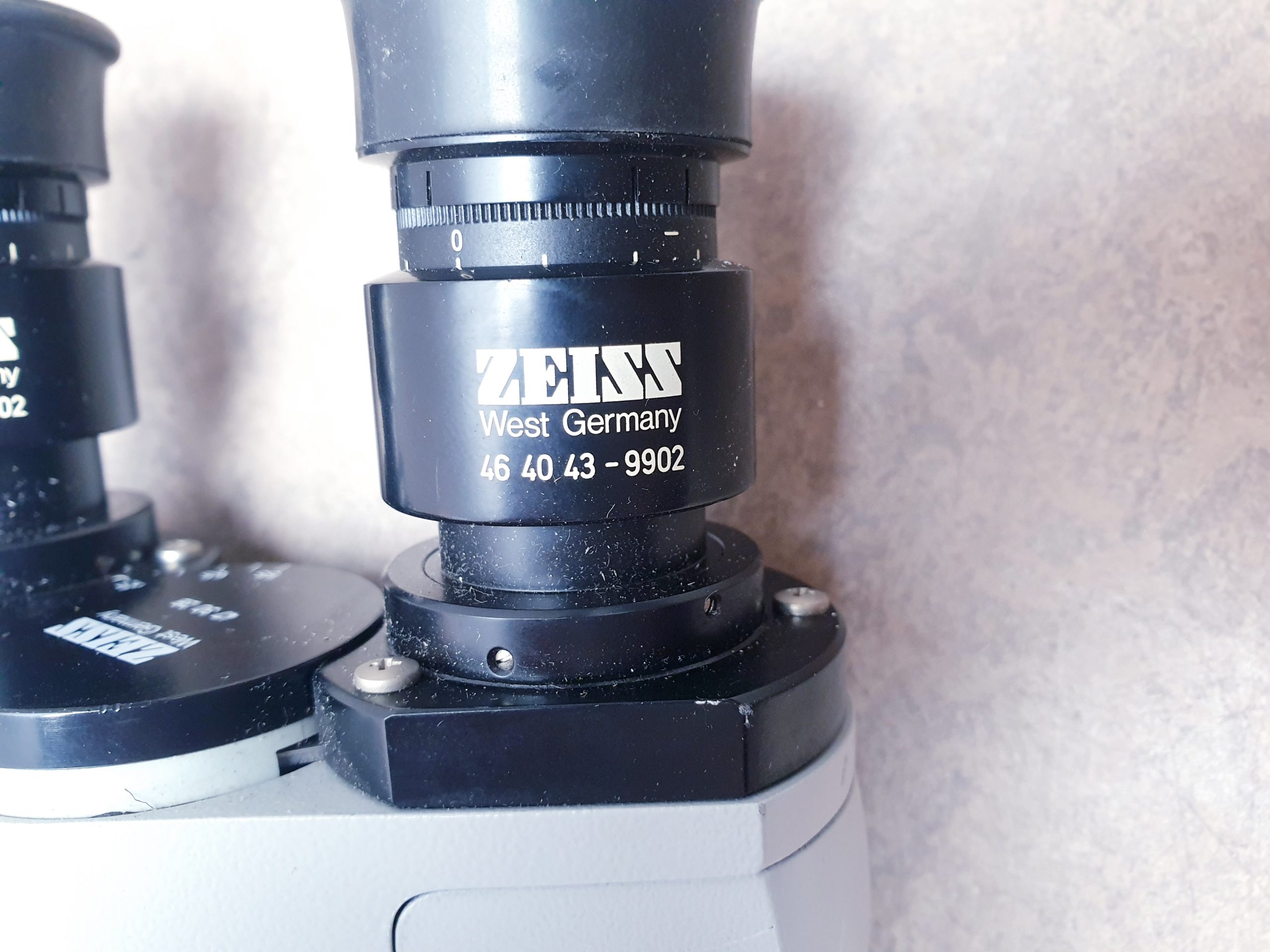 Zeiss 473028 + 46 40 43 – 9902 4Oculare Beobachter Kpl-W10X 18 thumbnail 10