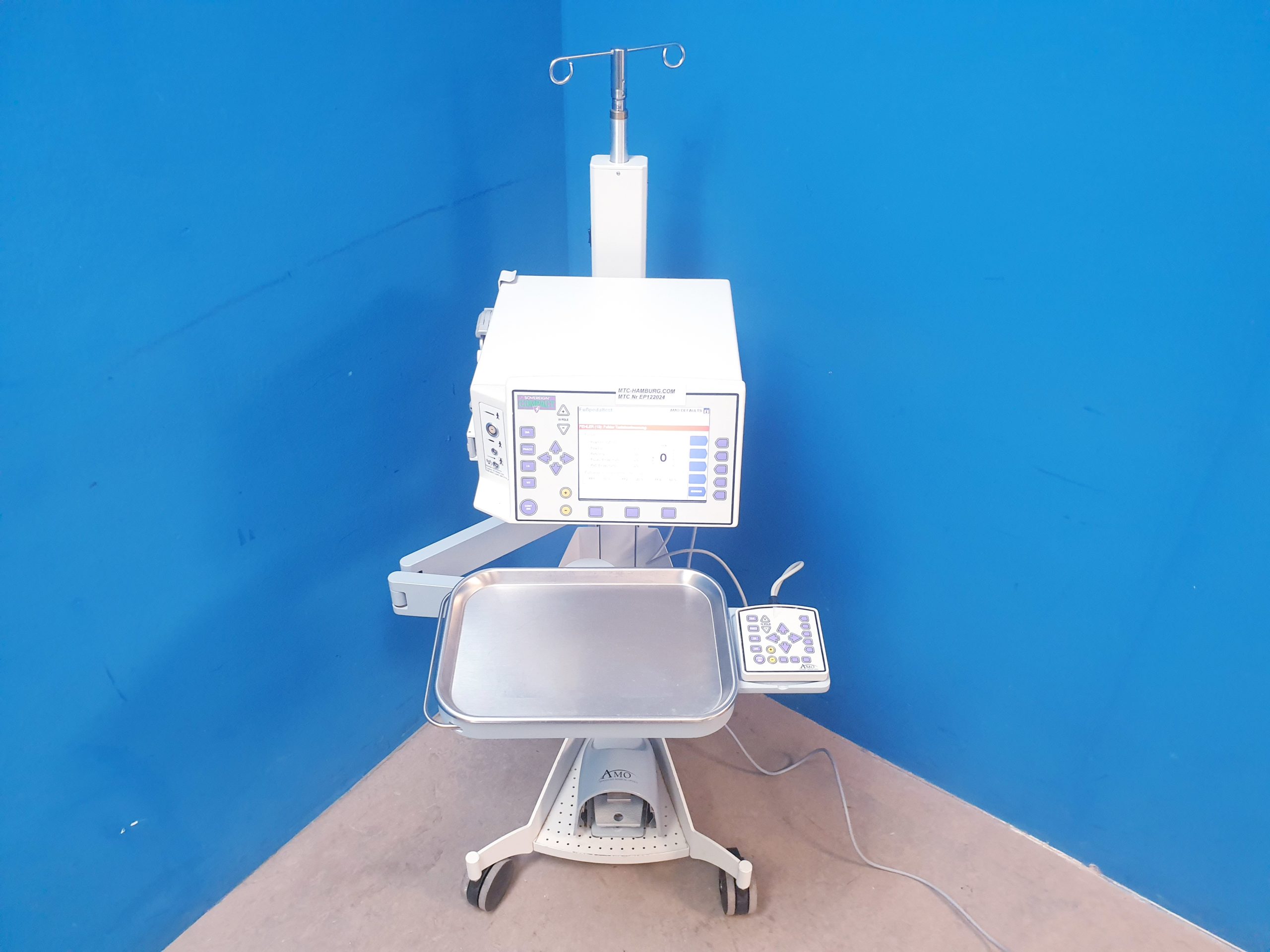 AMO Sovereign Compact Phakoemulsifikator mit Fußschalter Rollbar — image 1 of 12