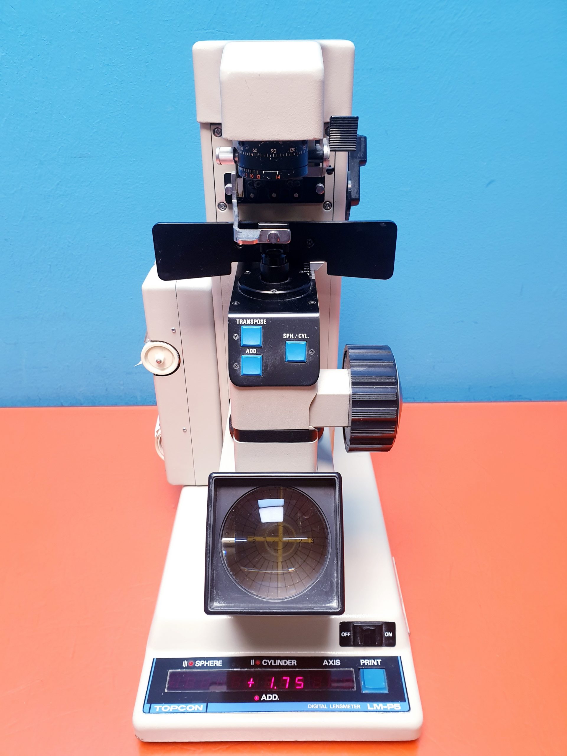 Topcon LM-P5 Projektions-Scheitelbrechwertmessgerät Lensmeter Digital — image 1 of 5