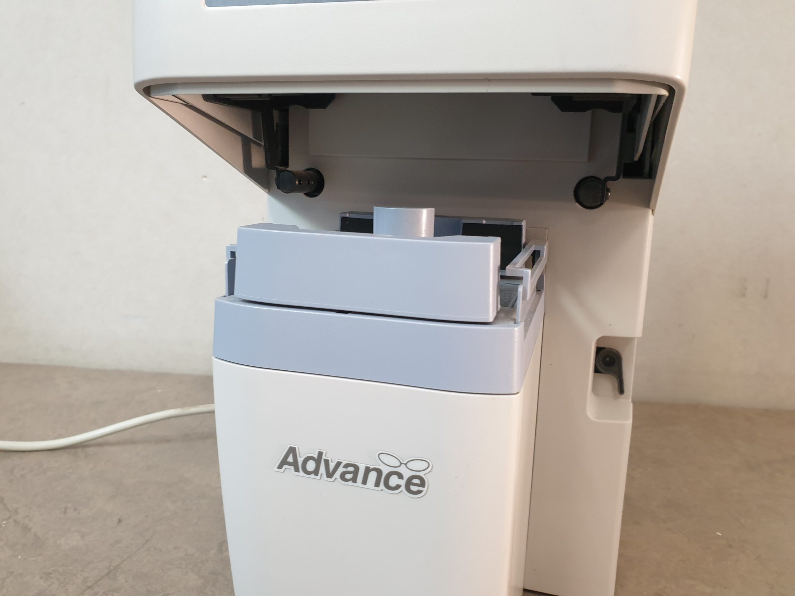 TOPCON AVANCE EZ-200 AUTO LENS ANALYZER Lensometer thumbnail 5