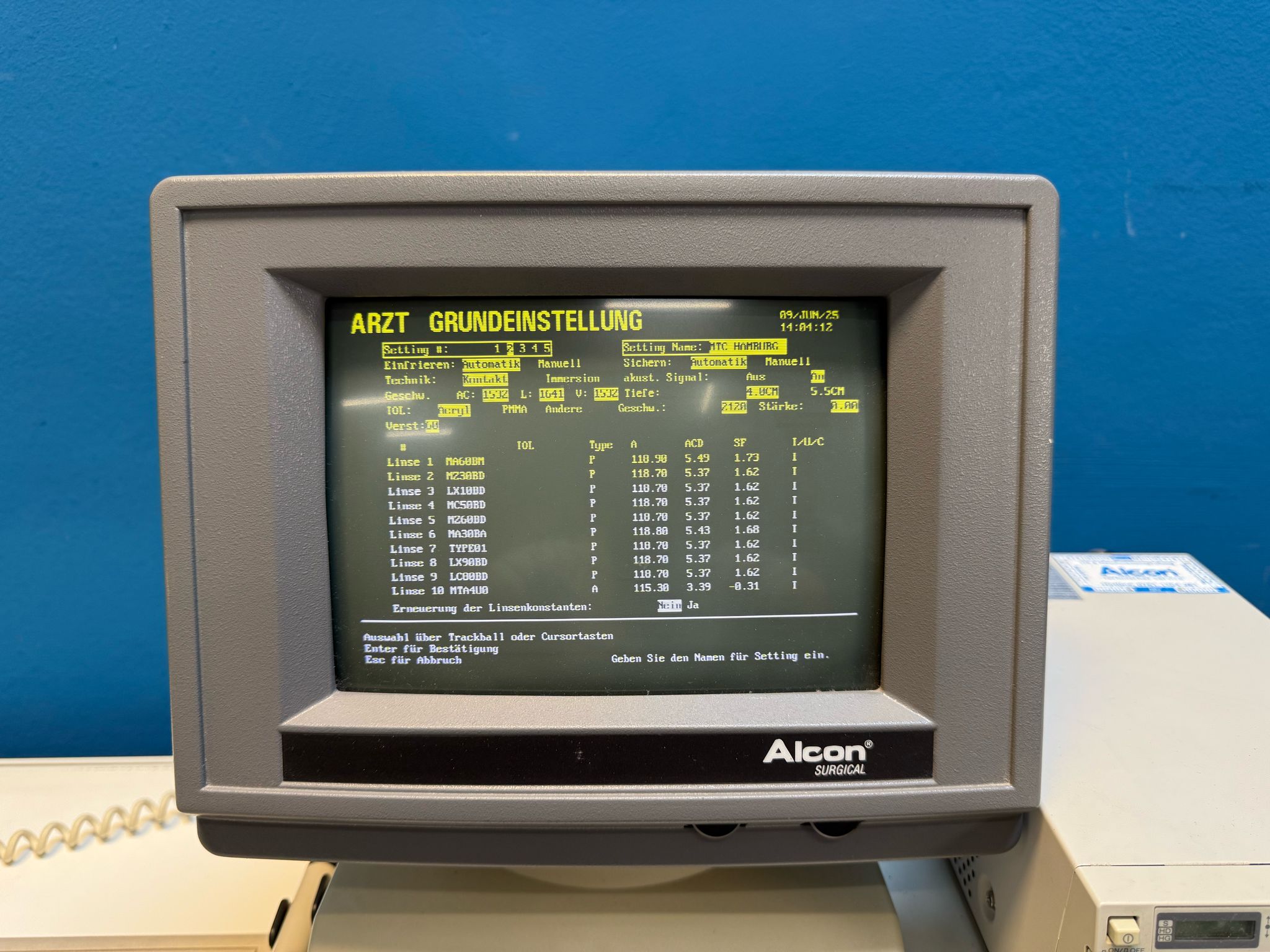 Alcon Ultrascan B-Scan und Biometer thumbnail 11