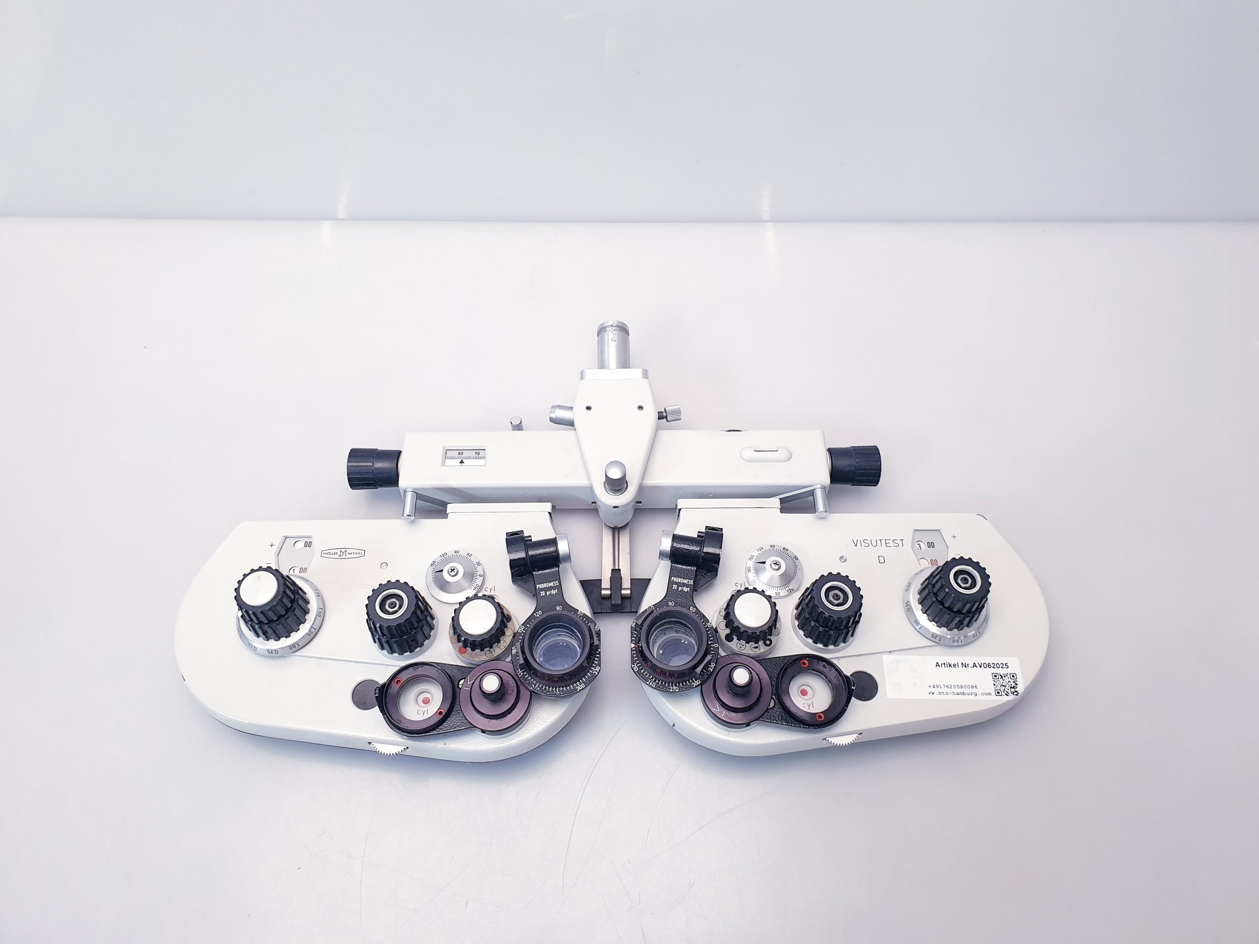 Möller-Wedel Visutest- D 52306 Phoropter — image 1 of 9