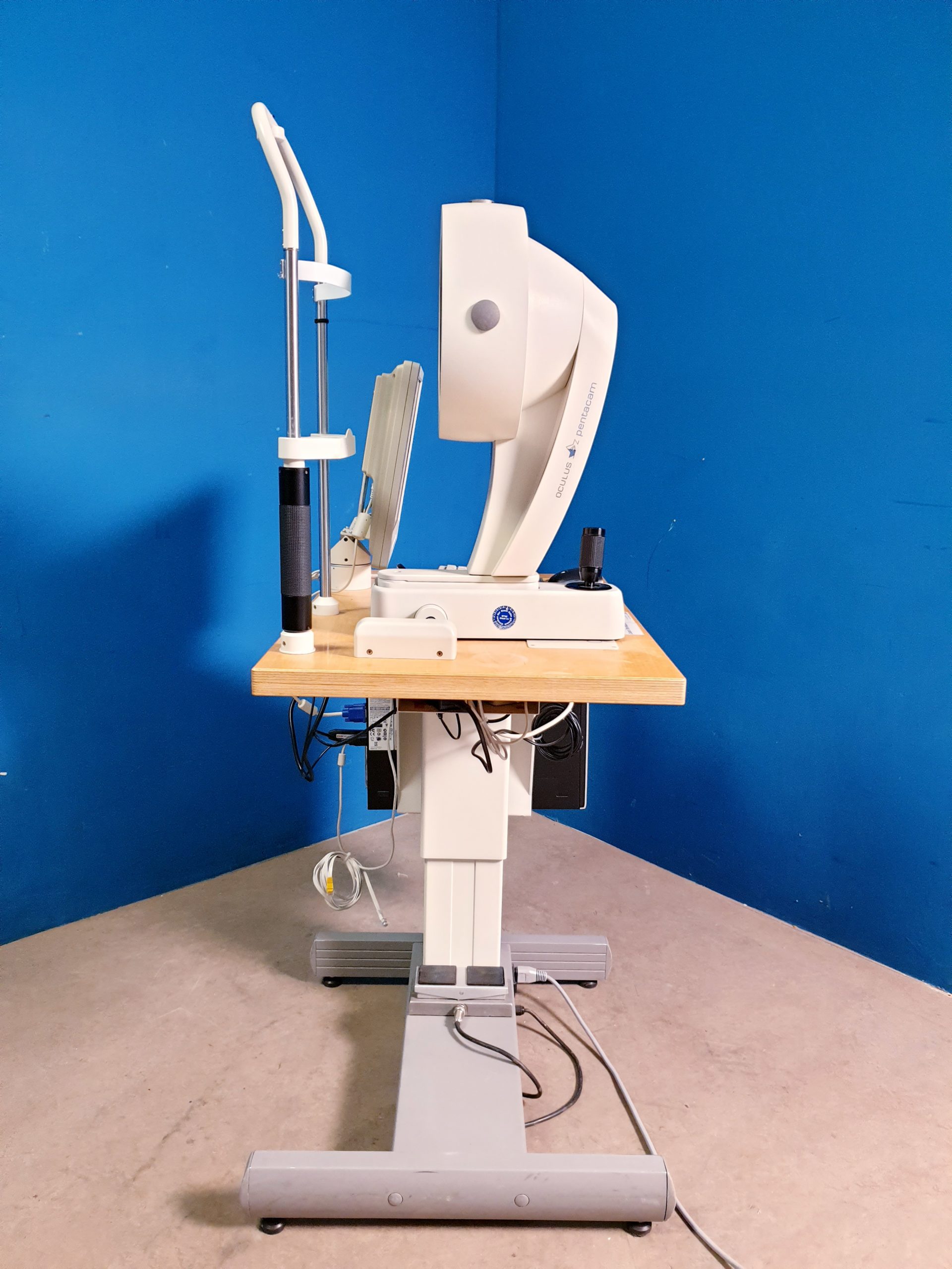 Oculus Pentacam 70700 Anterior Eye Segment Tomography System thumbnail 3