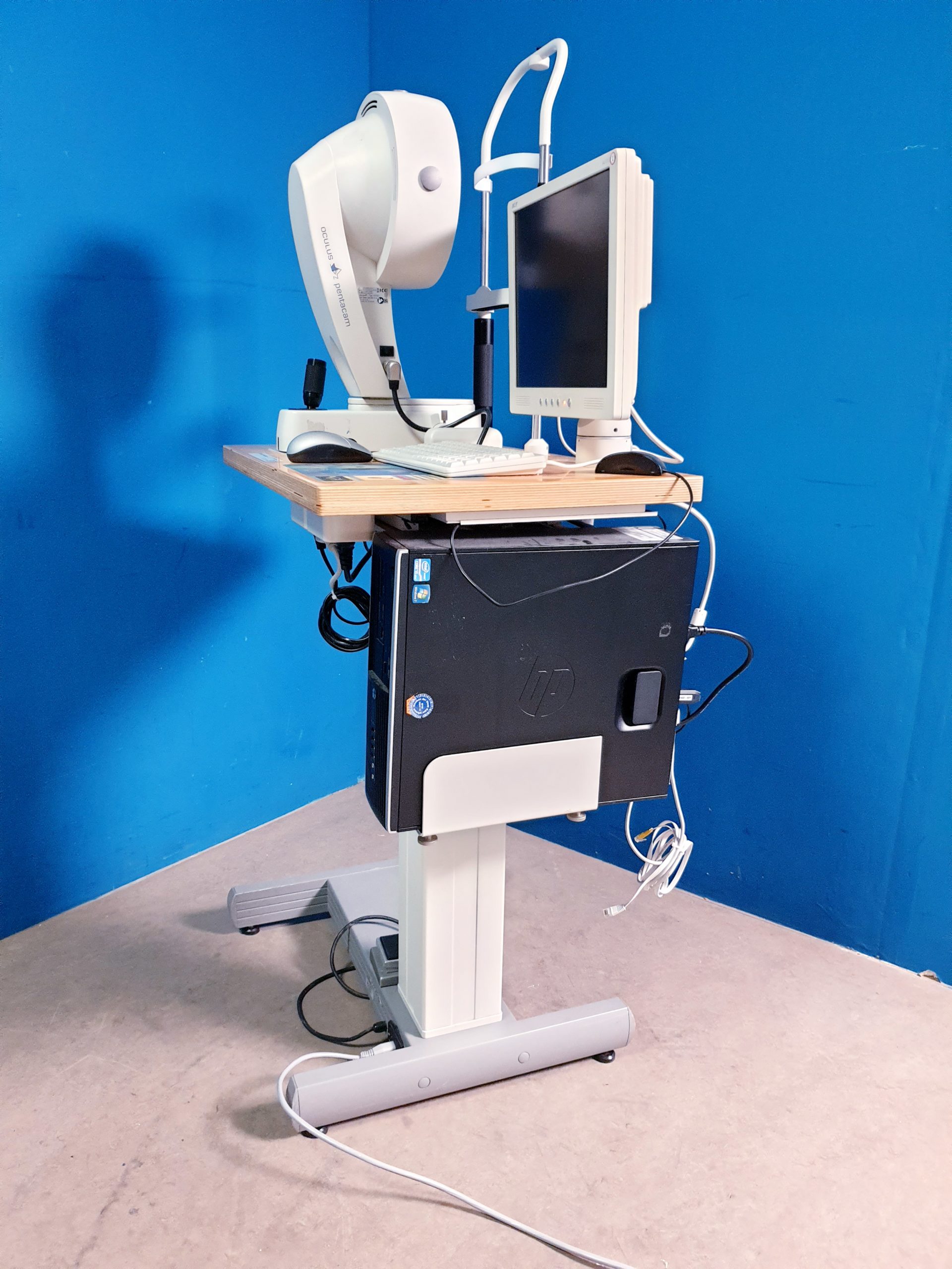 Oculus Pentacam 70700 Anterior Eye Segment Tomography System thumbnail 16
