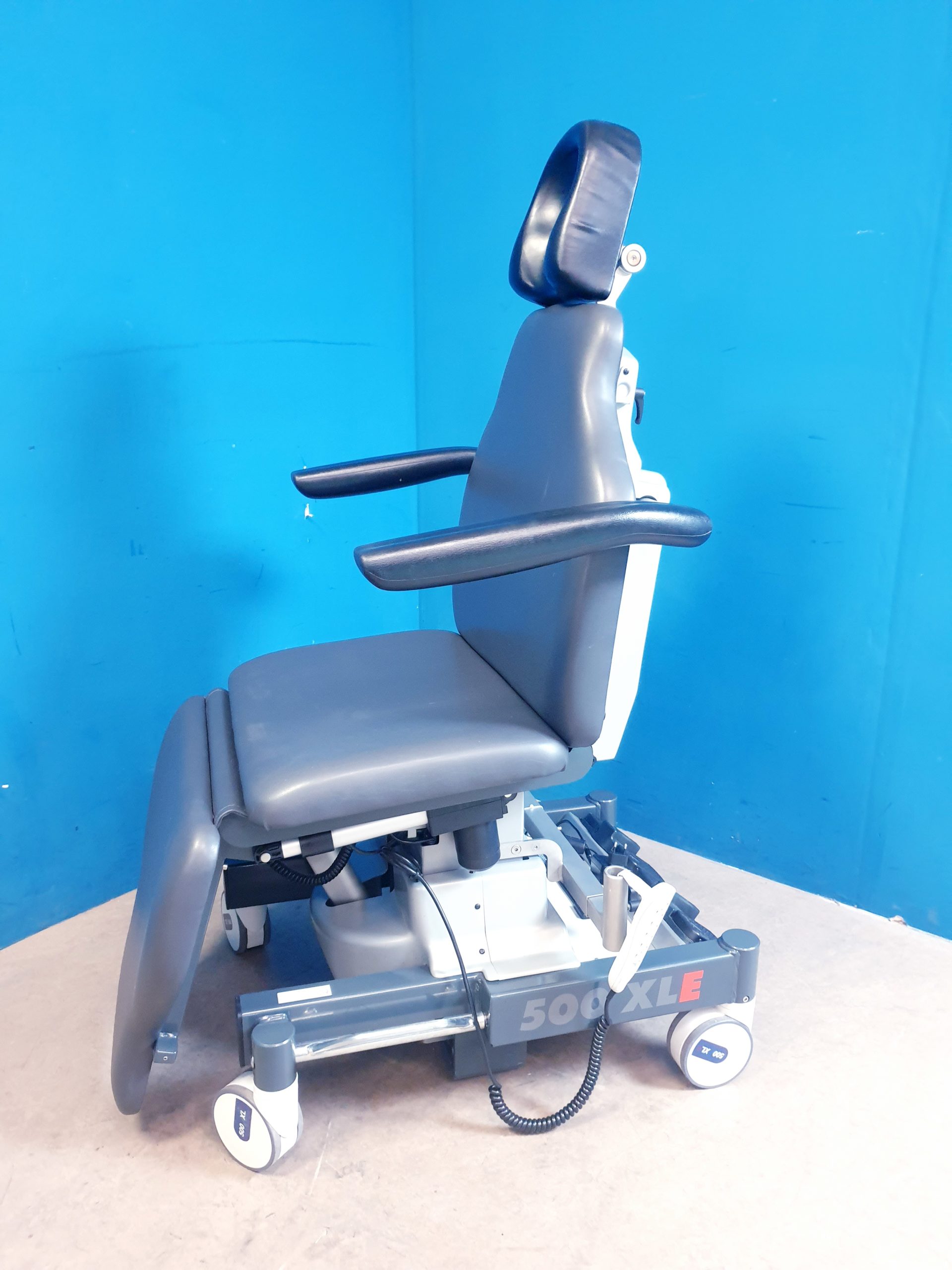 UFSK-OSYS 500 XLE – Behandlungsstuhl – Behandlungsliege — image 1 of 10